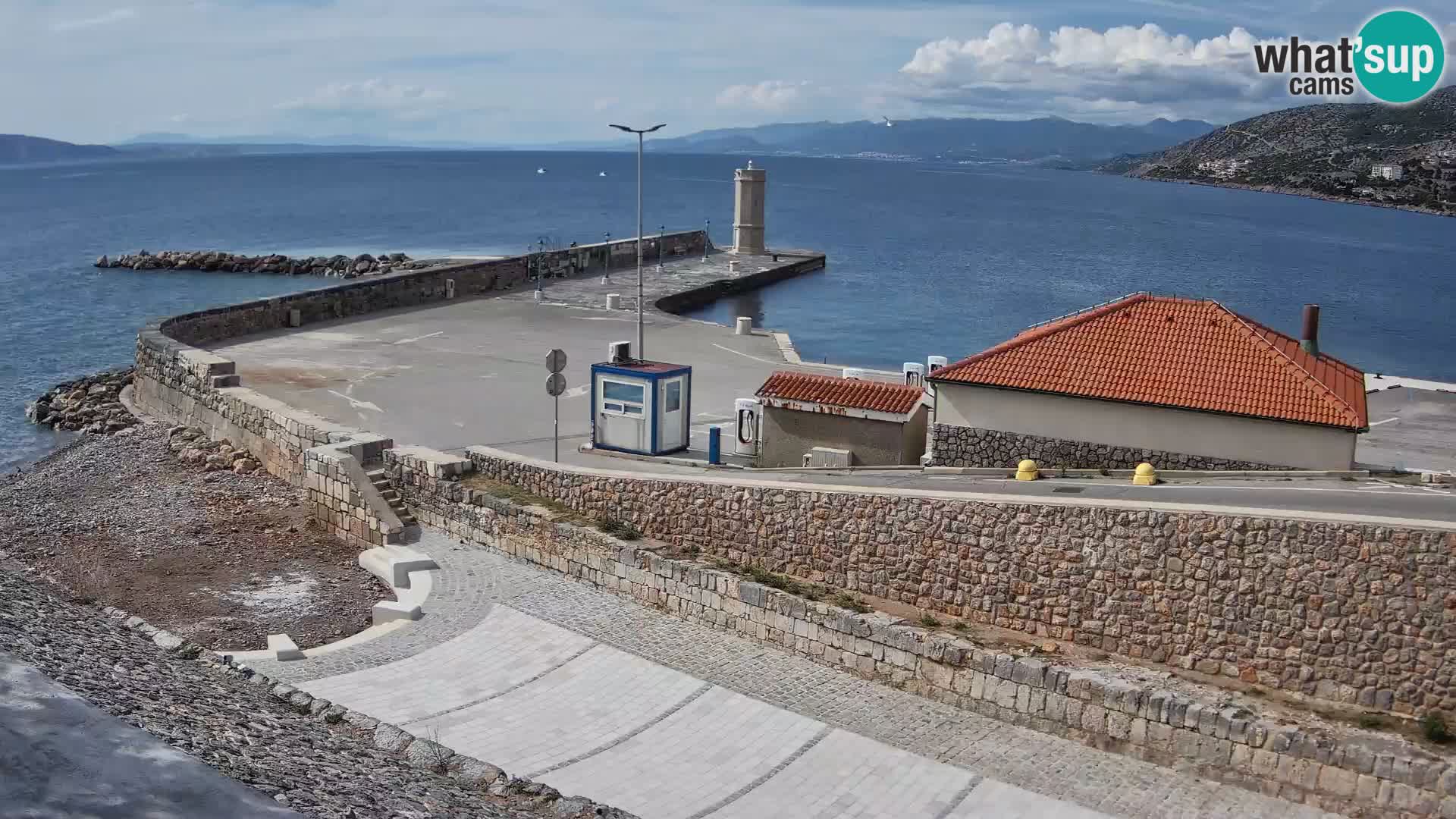Web kamera Senj luka – Lukobran i svjetionik uživo