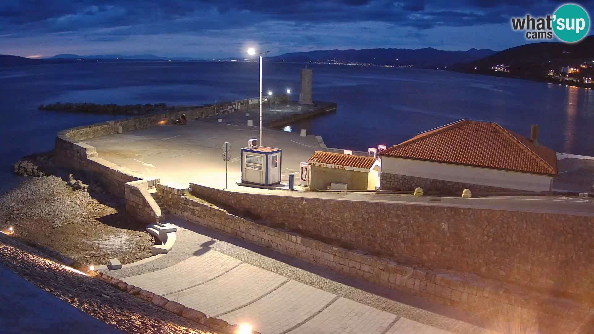 Web kamera Senj luka – Lukobran i svjetionik uživo