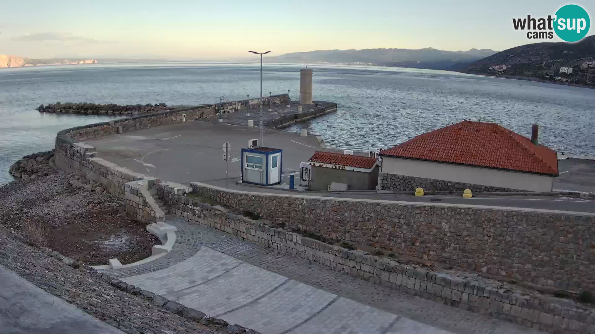 Senj Harbour Webcam – Breakwater & Lighthouse Live View
