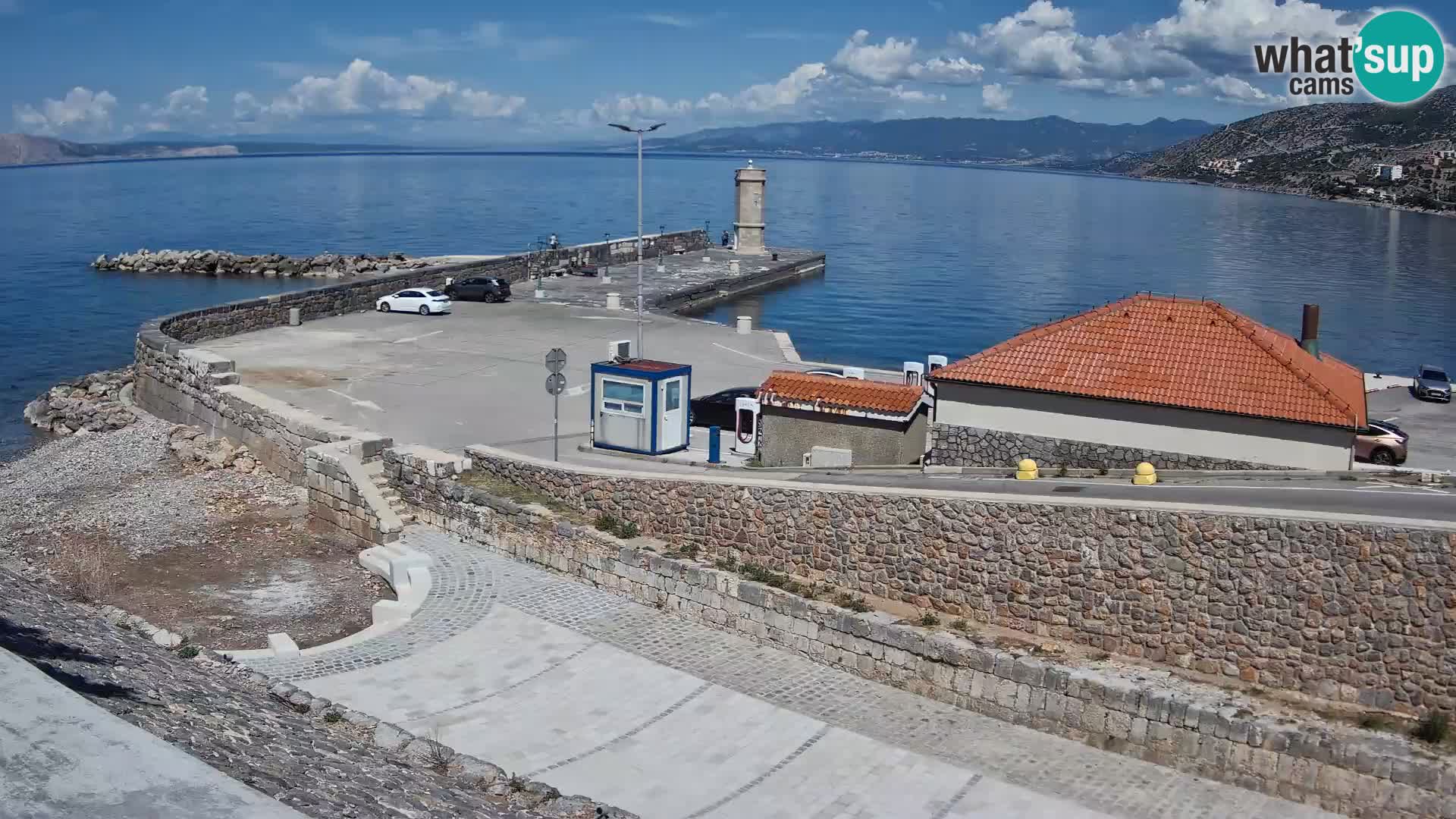 Webcam port de Senj – Vue sur la jetée et le phare