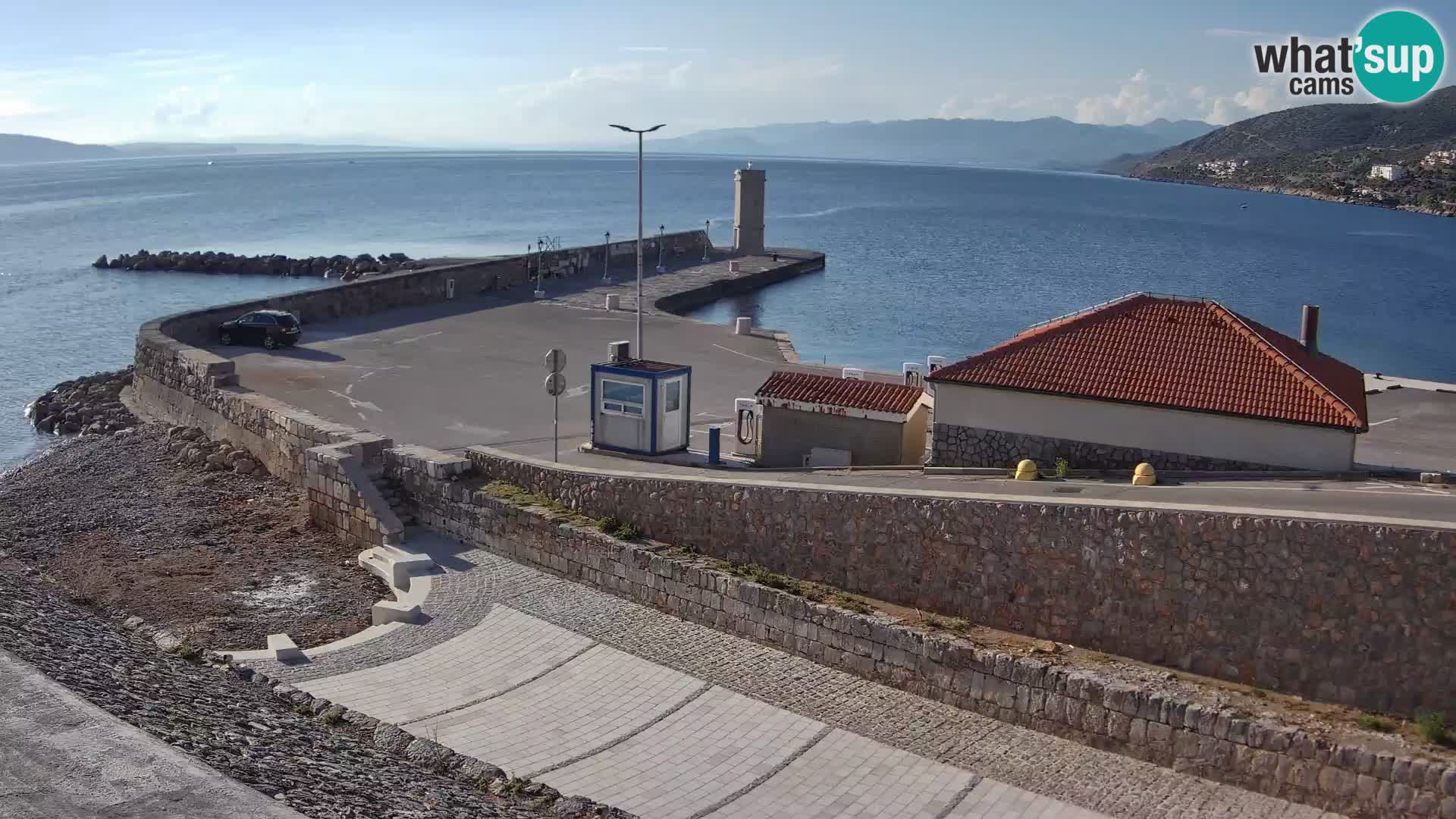 Webcam port de Senj – Vue sur la jetée et le phare