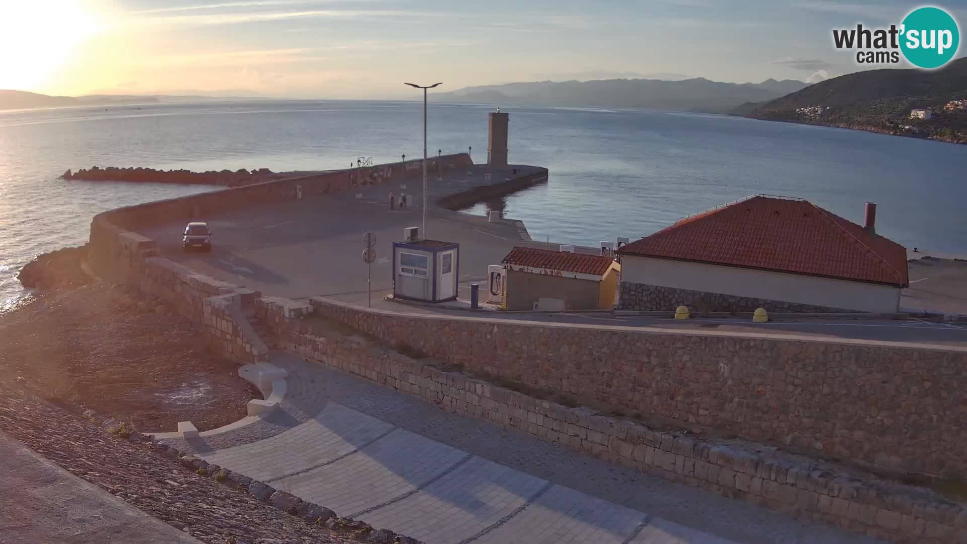 Senj Hafen Webcam – Wellenbrecher & Leuchtturm Liveblick
