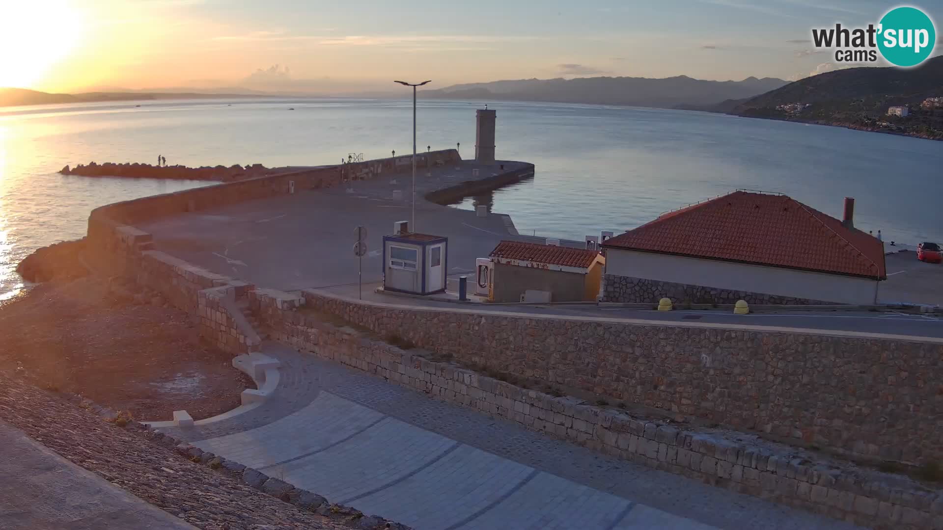 Webcam port de Senj – Vue sur la jetée et le phare