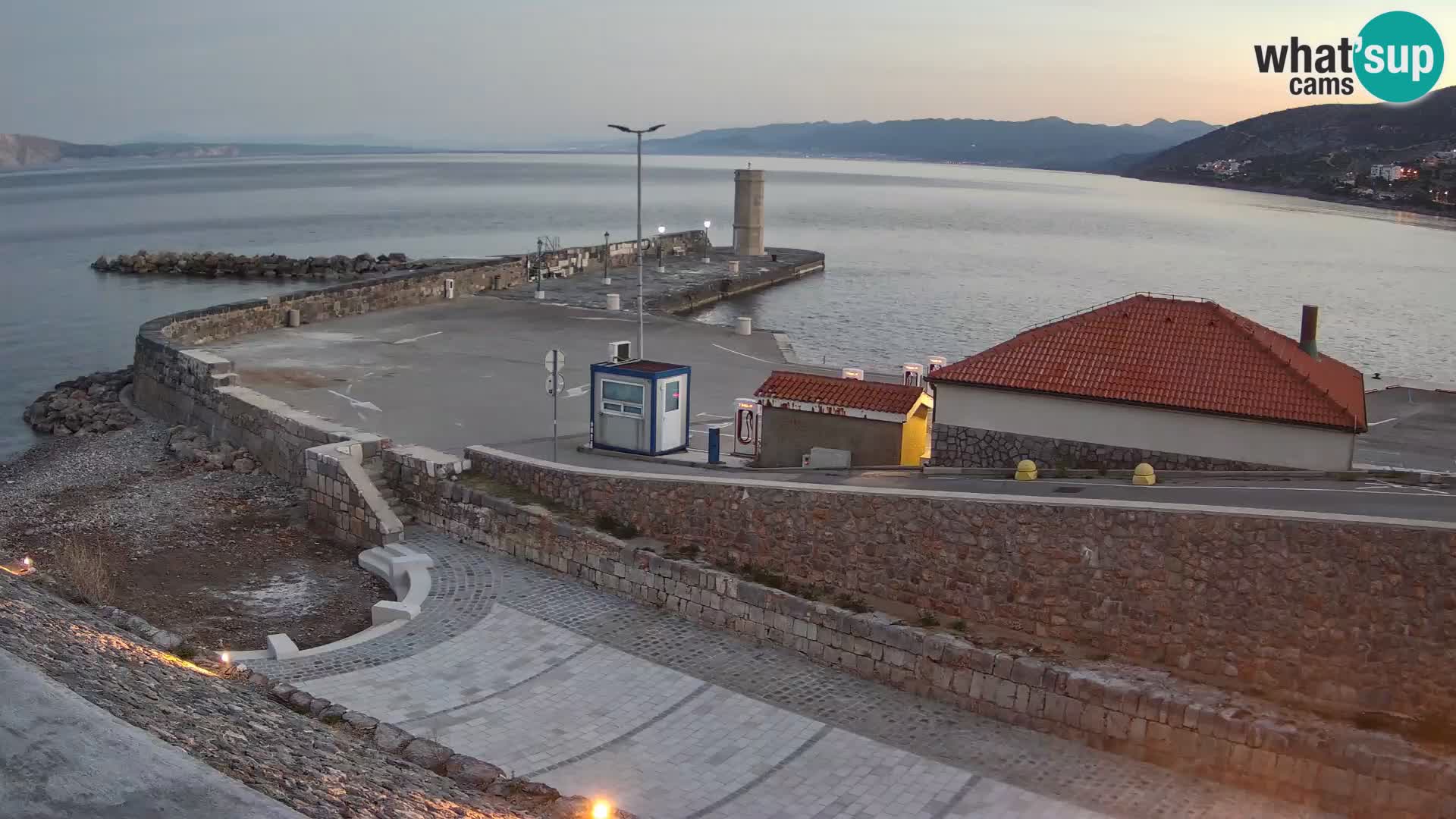 Webcam Porto di Segna – Frangiflutti e Faro in diretta