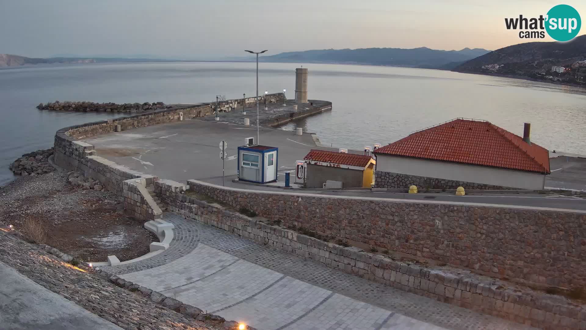 Senj Harbour Webcam – Breakwater & Lighthouse Live View