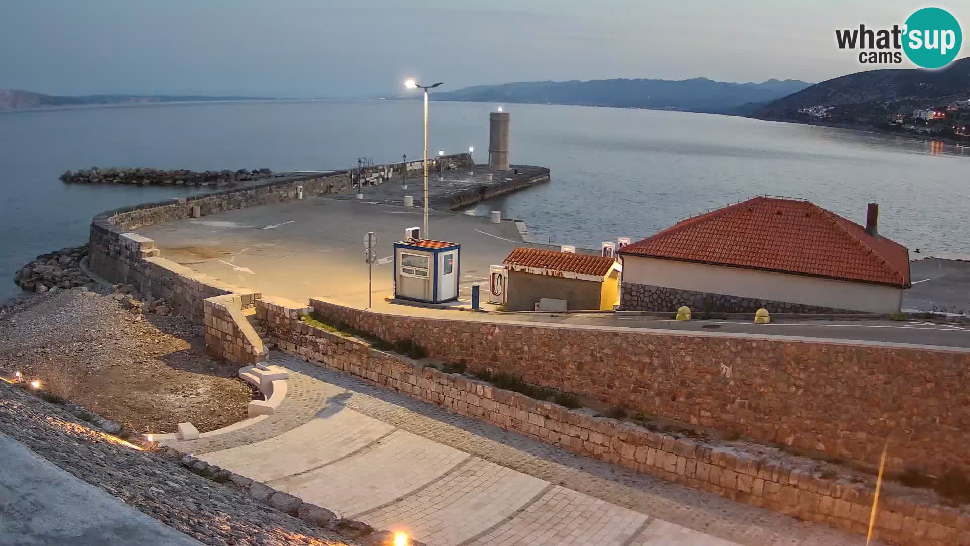 Webcam Porto di Segna – Frangiflutti e Faro in diretta
