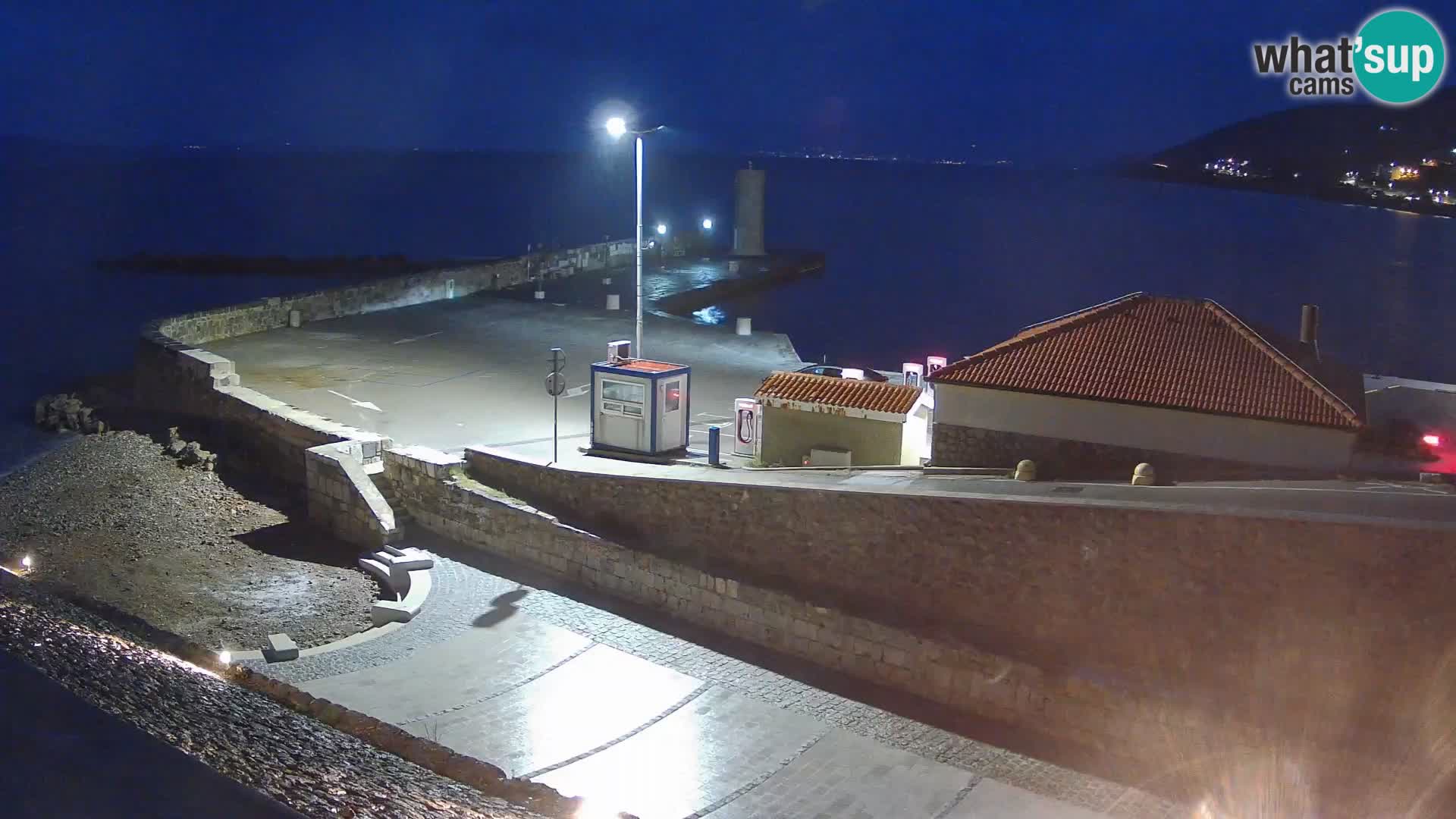 Webcam port de Senj – Vue sur la jetée et le phare