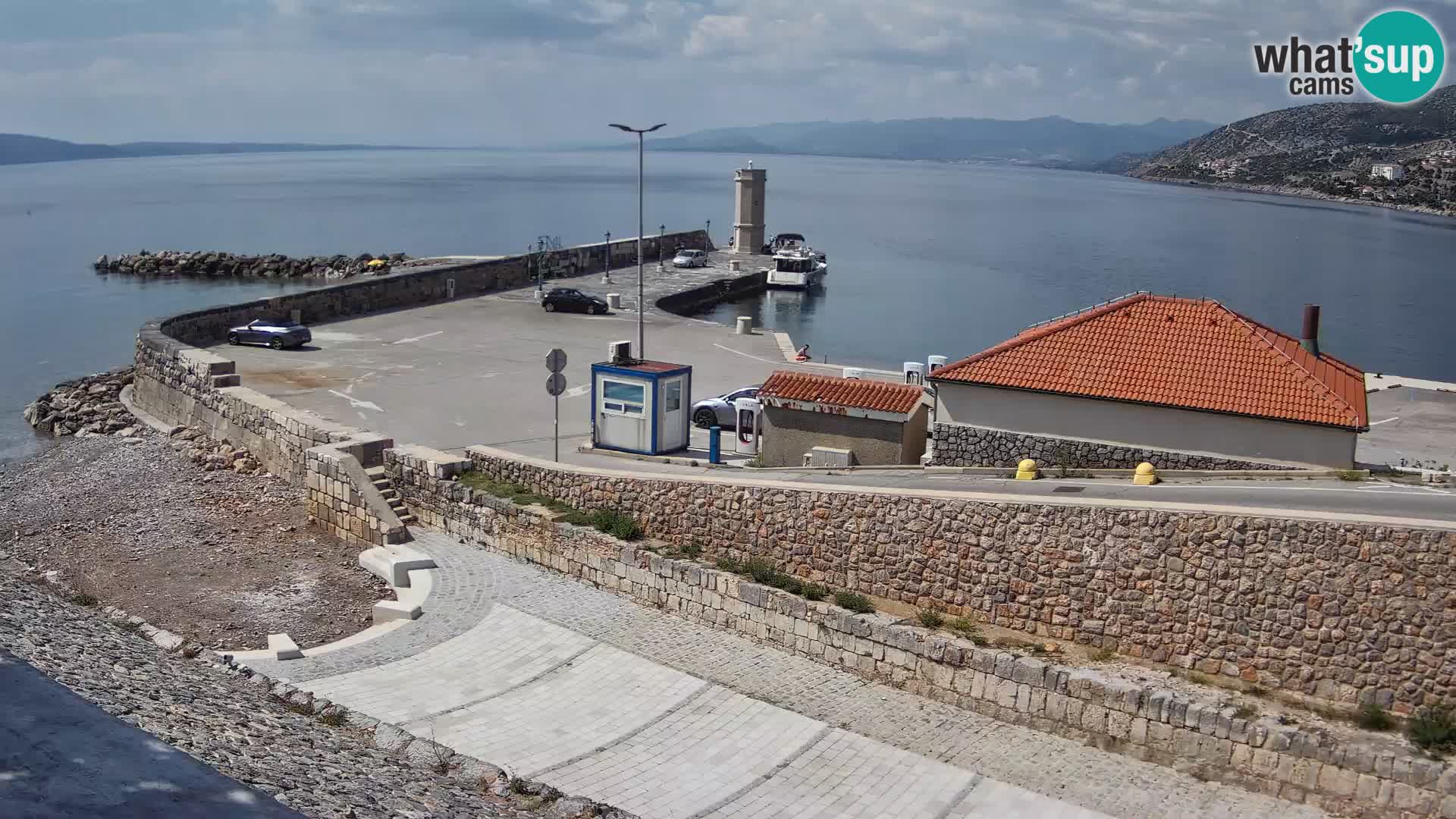 Webcam port de Senj – Vue sur la jetée et le phare