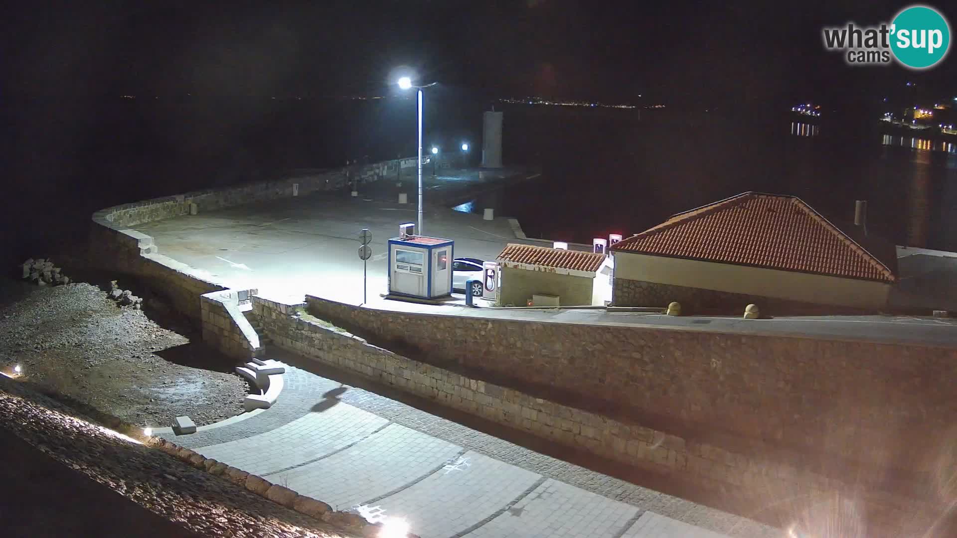 Senj Hafen Webcam – Wellenbrecher & Leuchtturm Liveblick