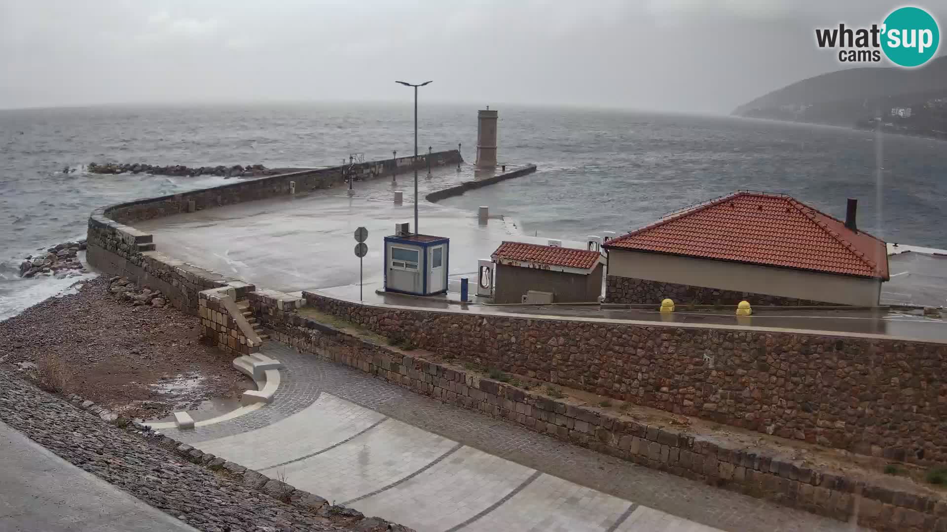Webcam Porto di Segna – Frangiflutti e Faro in diretta