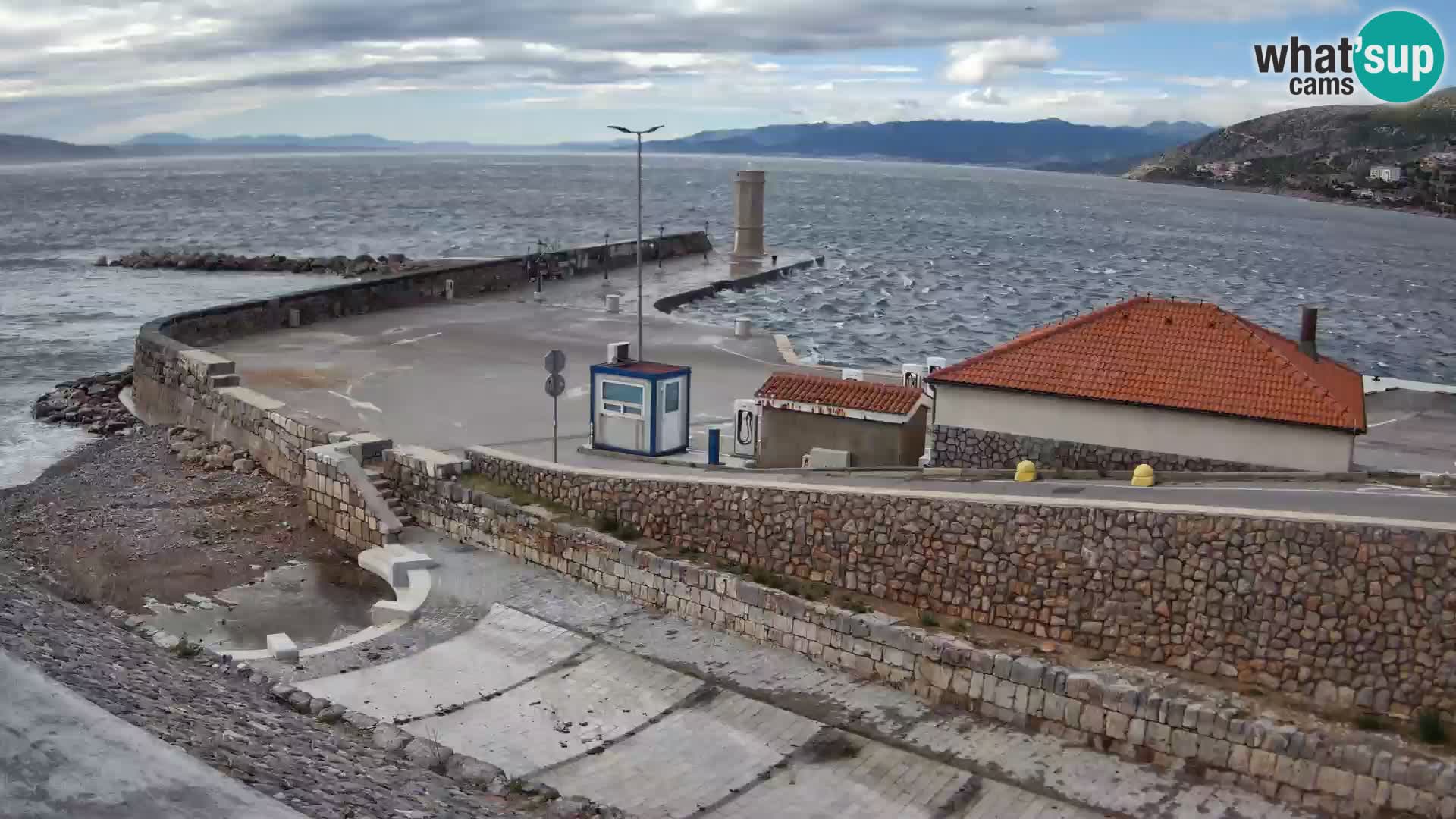 Webcam puerto de Senj – Rompeolas y faro en directo