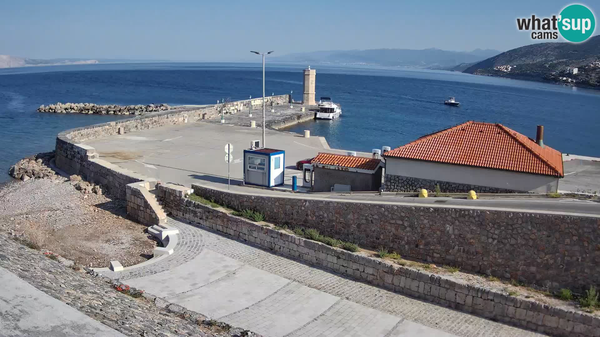Senj Hafen Webcam – Wellenbrecher & Leuchtturm Liveblick