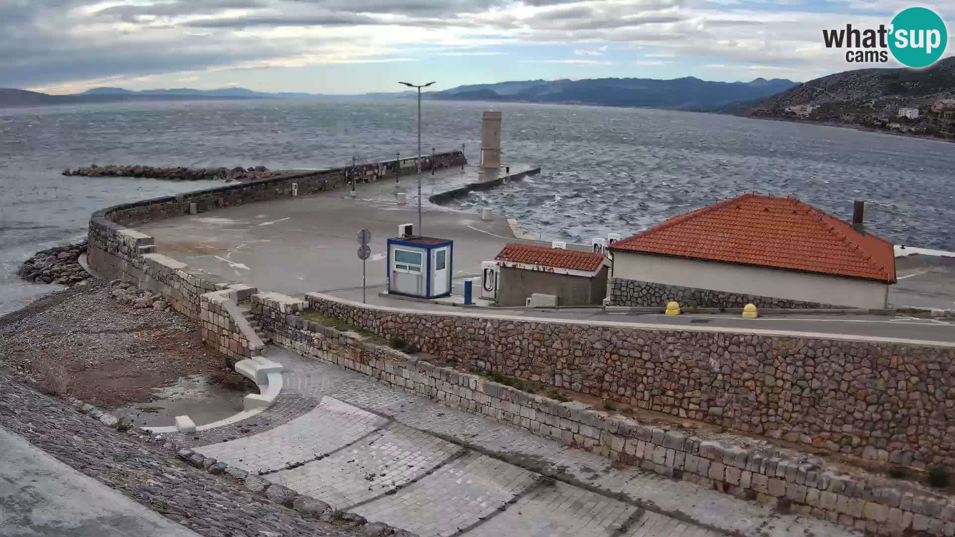 Webcam Porto di Segna – Frangiflutti e Faro in diretta