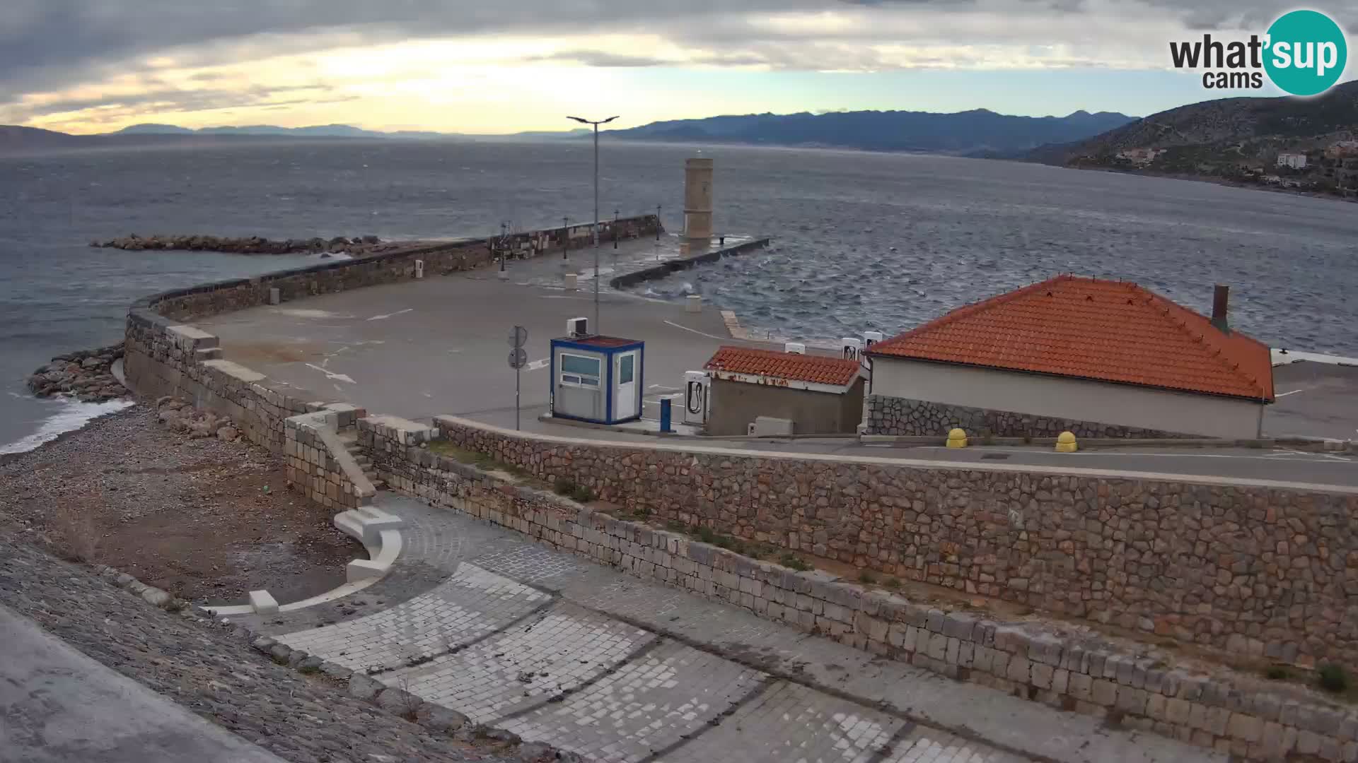 Senj Harbour Webcam – Breakwater & Lighthouse Live View