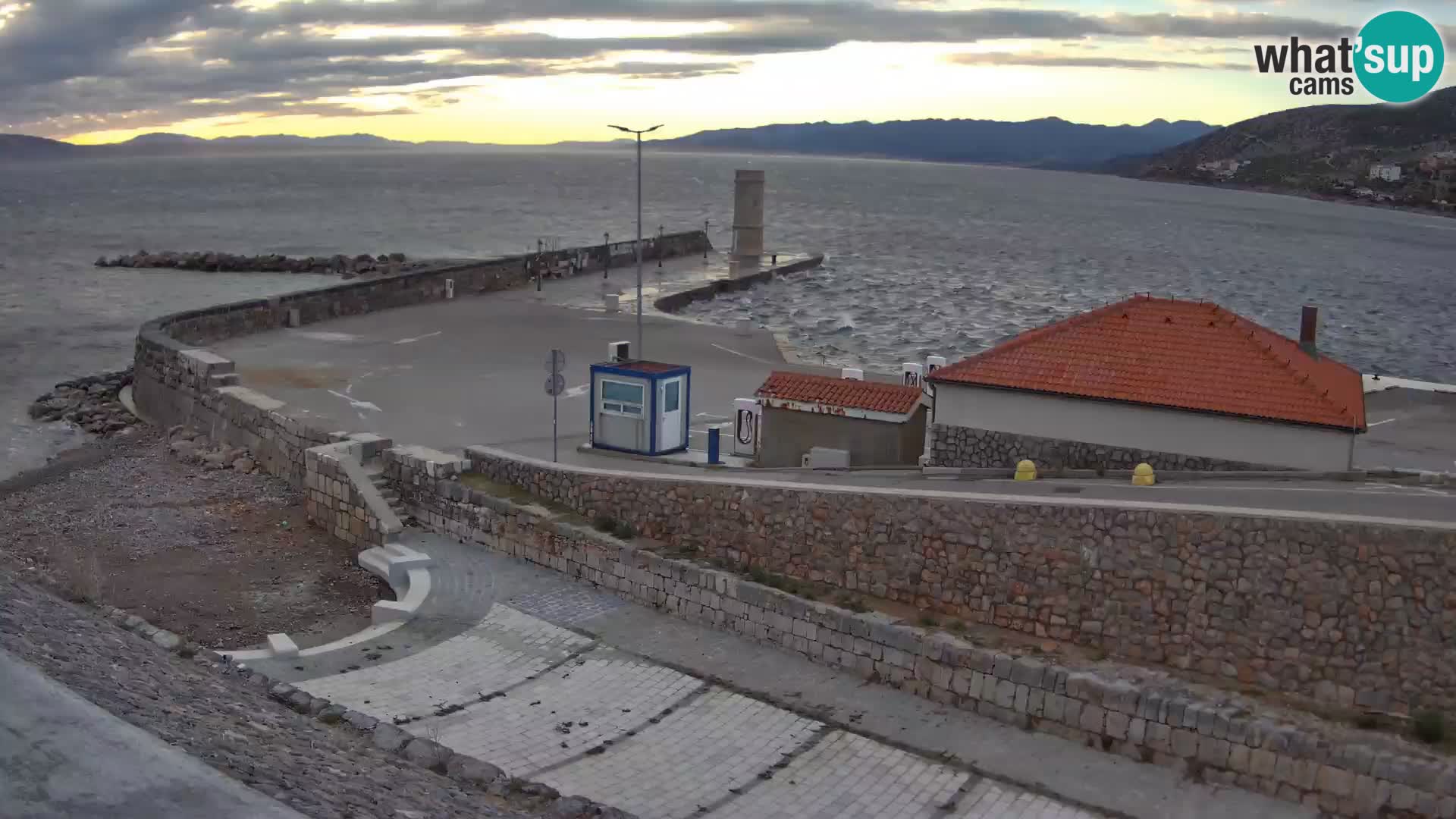 Senj Harbour Webcam – Breakwater & Lighthouse Live View