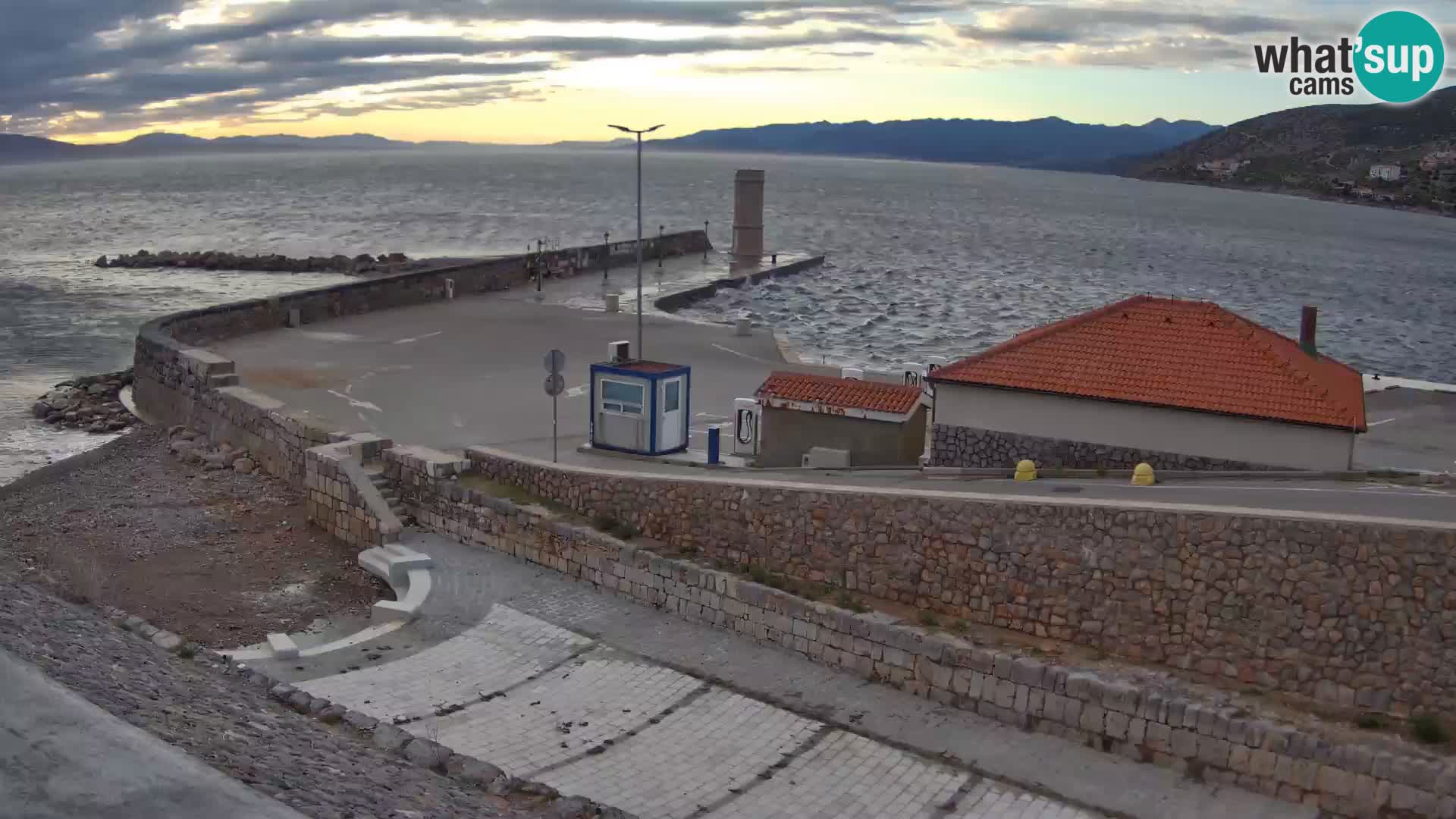Webcam Porto di Segna – Frangiflutti e Faro in diretta