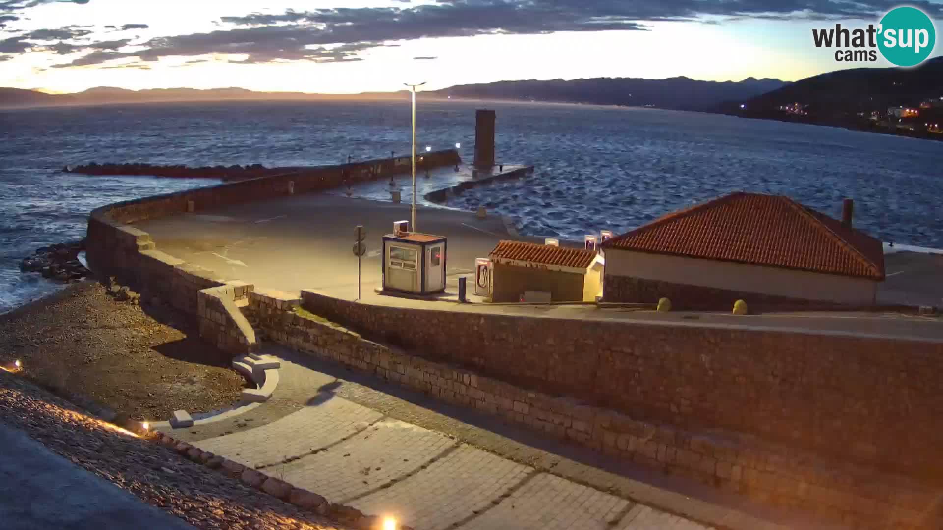 Webcam Porto di Segna – Frangiflutti e Faro in diretta