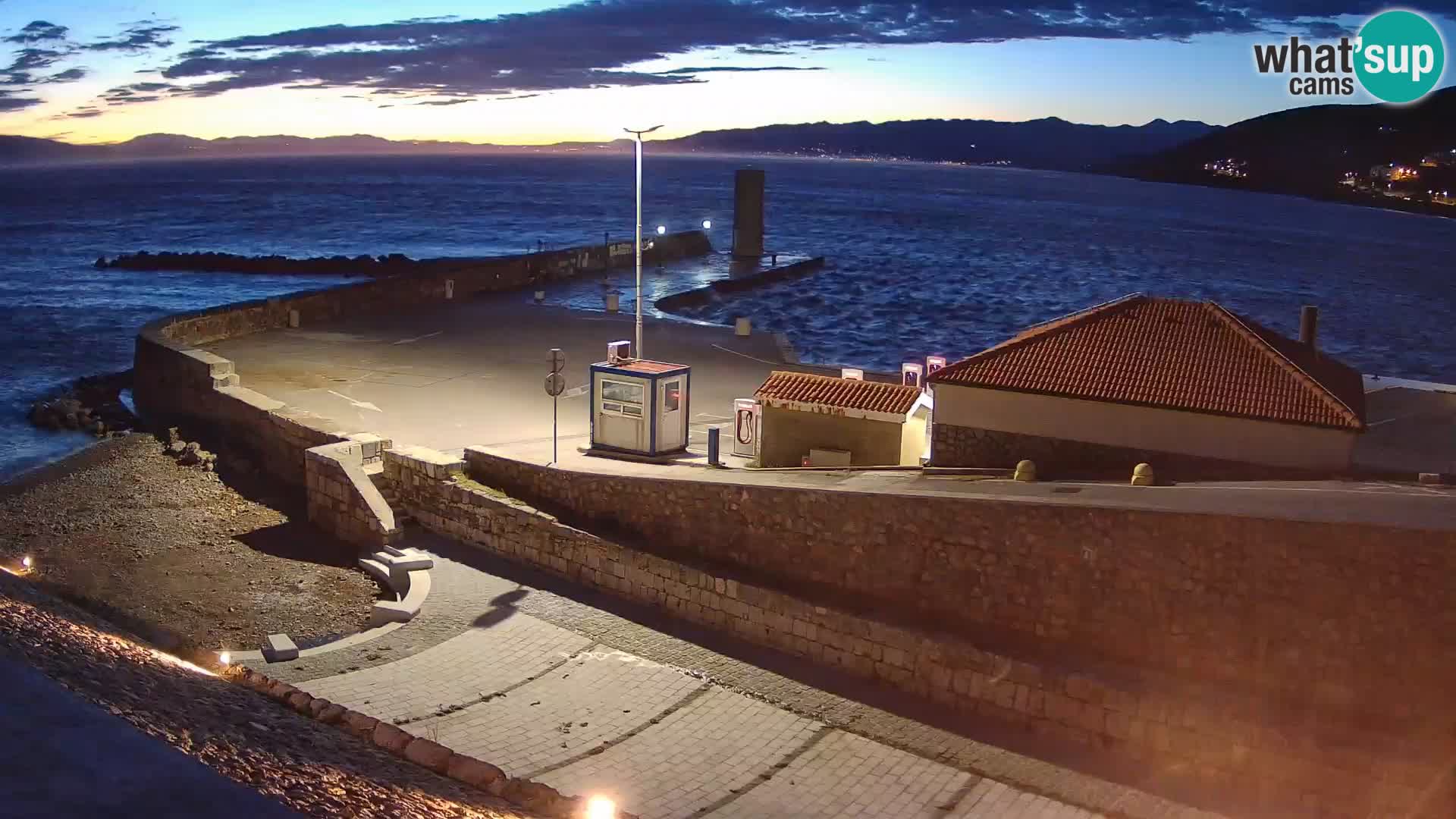 Webcam Porto di Segna – Frangiflutti e Faro in diretta