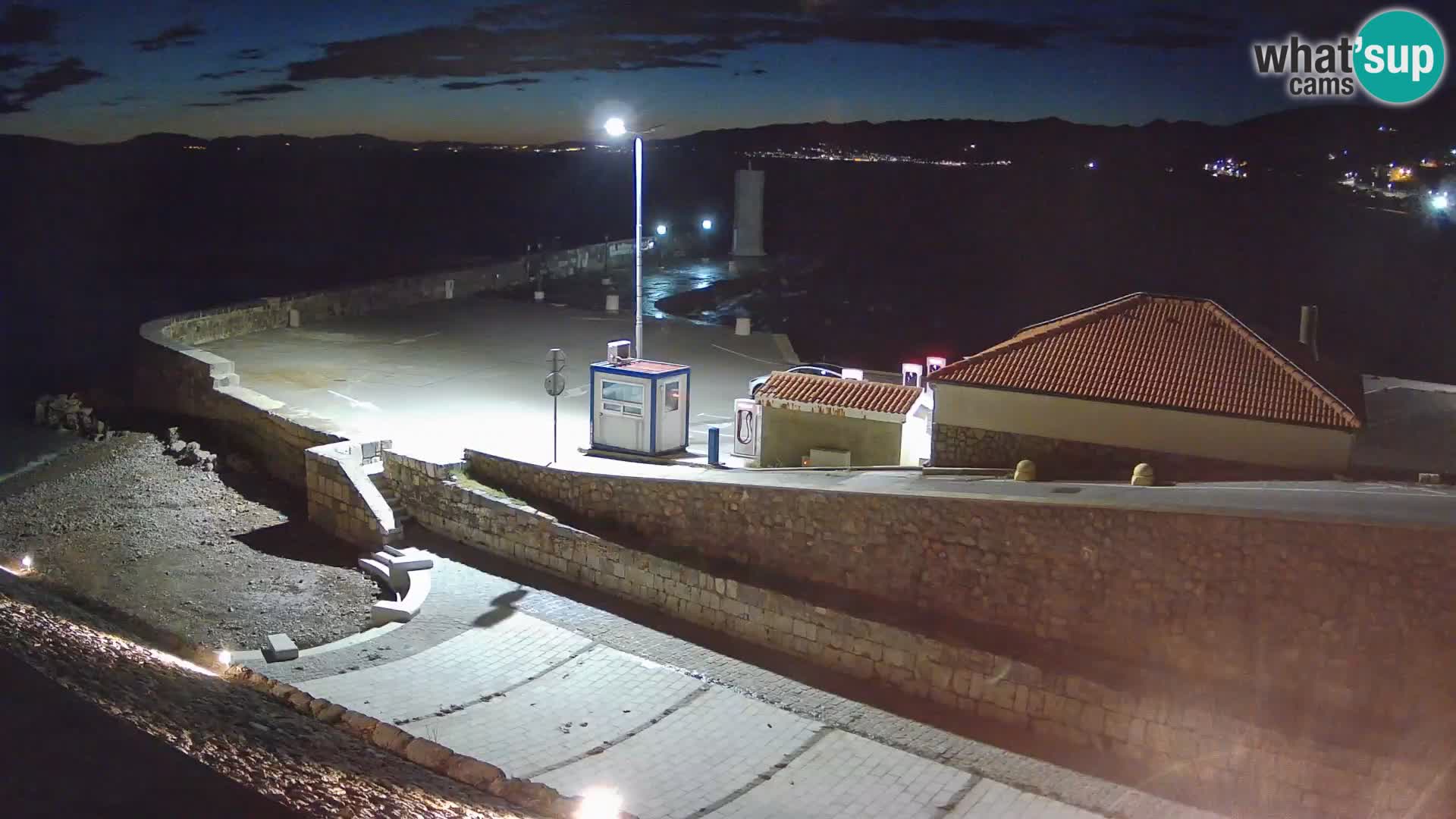 Senj Hafen Webcam – Wellenbrecher & Leuchtturm Liveblick