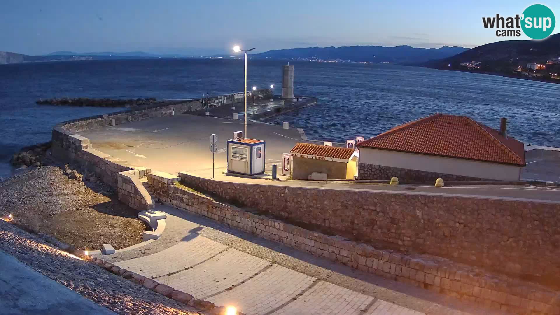 Senj Harbour Webcam – Breakwater & Lighthouse Live View