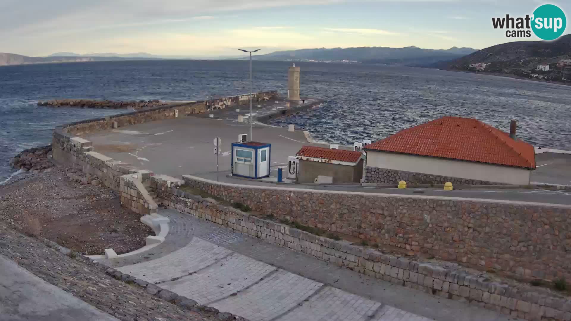 Webcam Porto di Segna – Frangiflutti e Faro in diretta