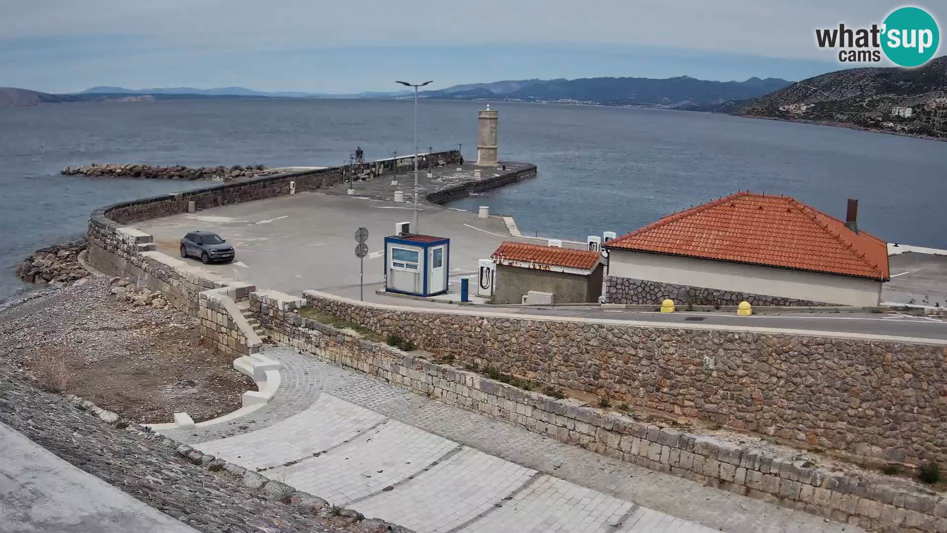 Webcam port de Senj – Vue sur la jetée et le phare