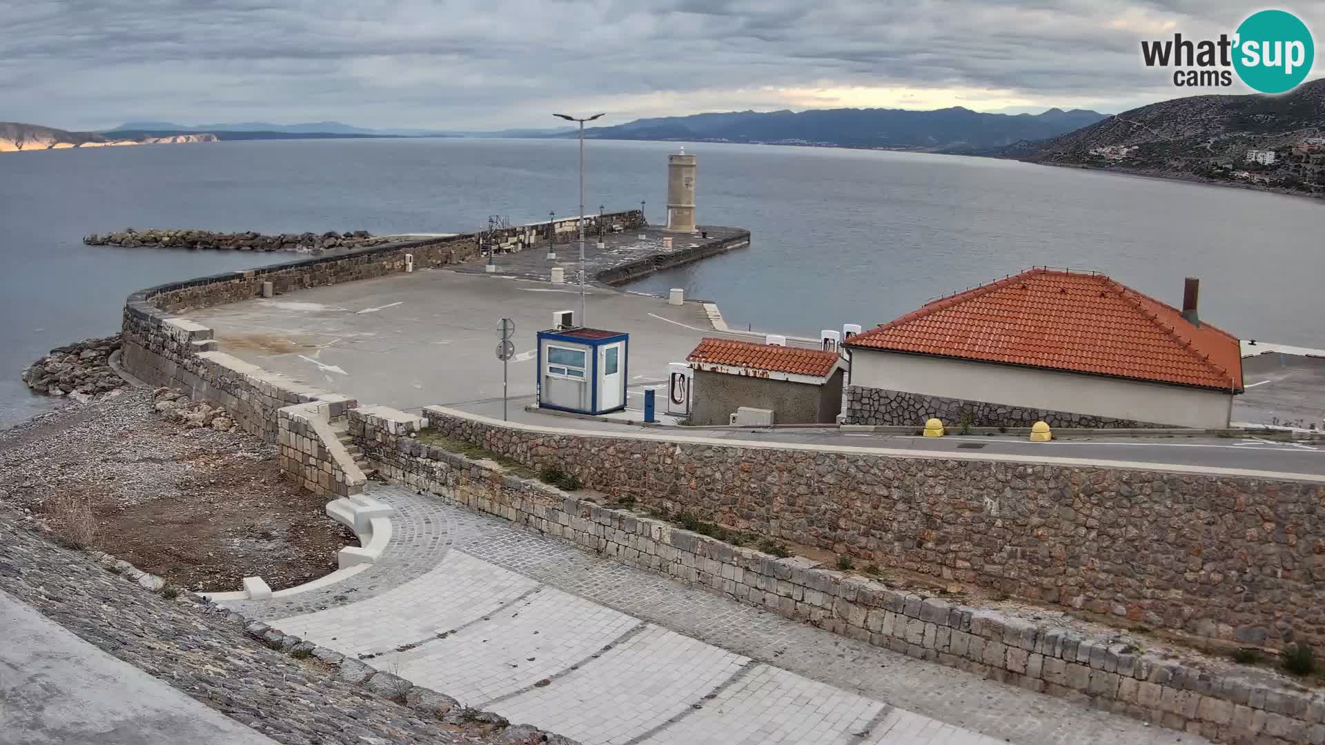 Webcam Porto di Segna – Frangiflutti e Faro in diretta