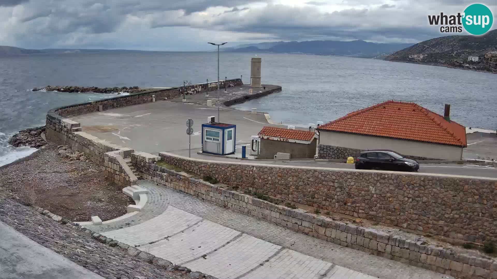 Senj Hafen Webcam – Wellenbrecher & Leuchtturm Liveblick