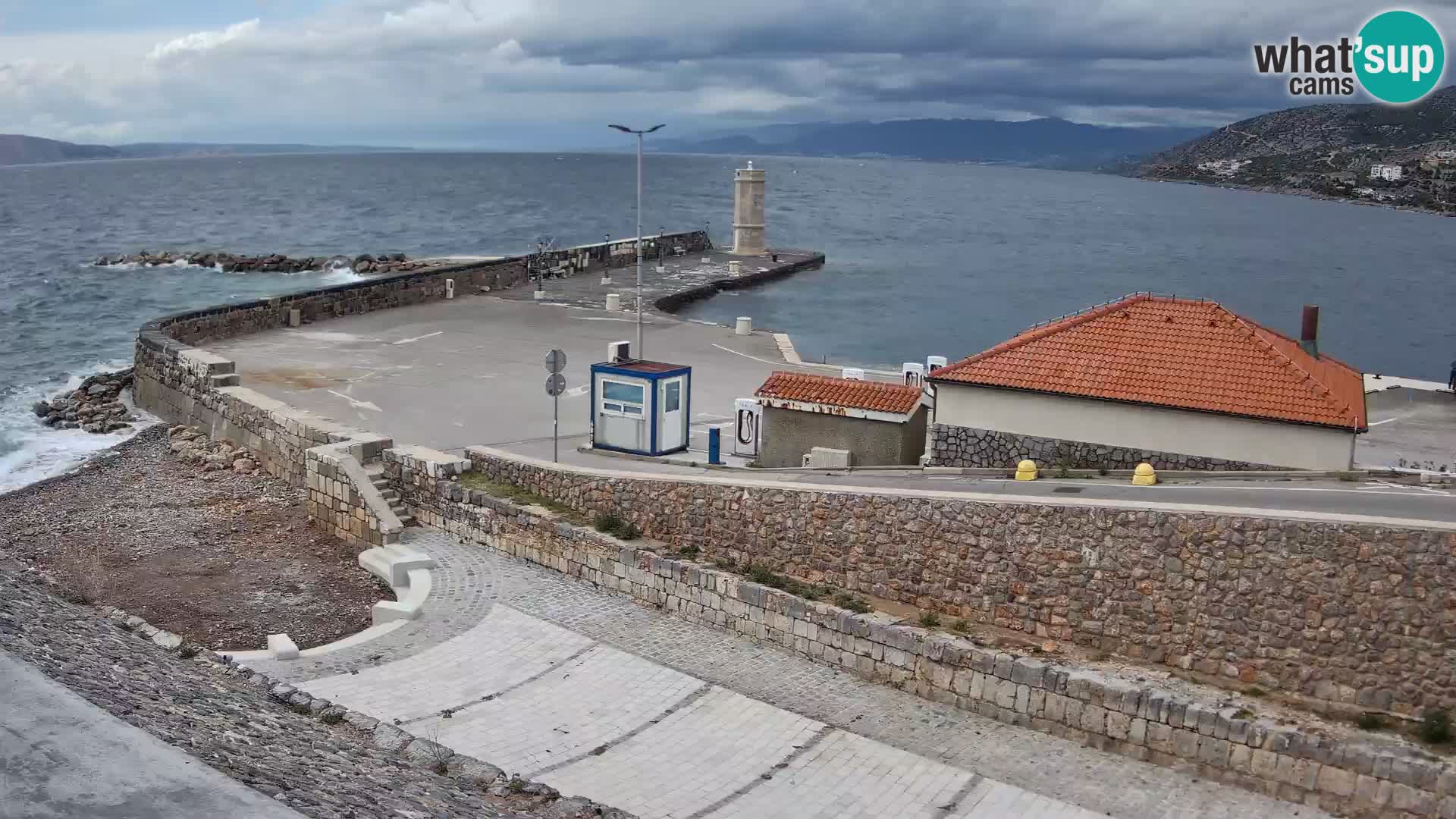 Senj Hafen Webcam – Wellenbrecher & Leuchtturm Liveblick
