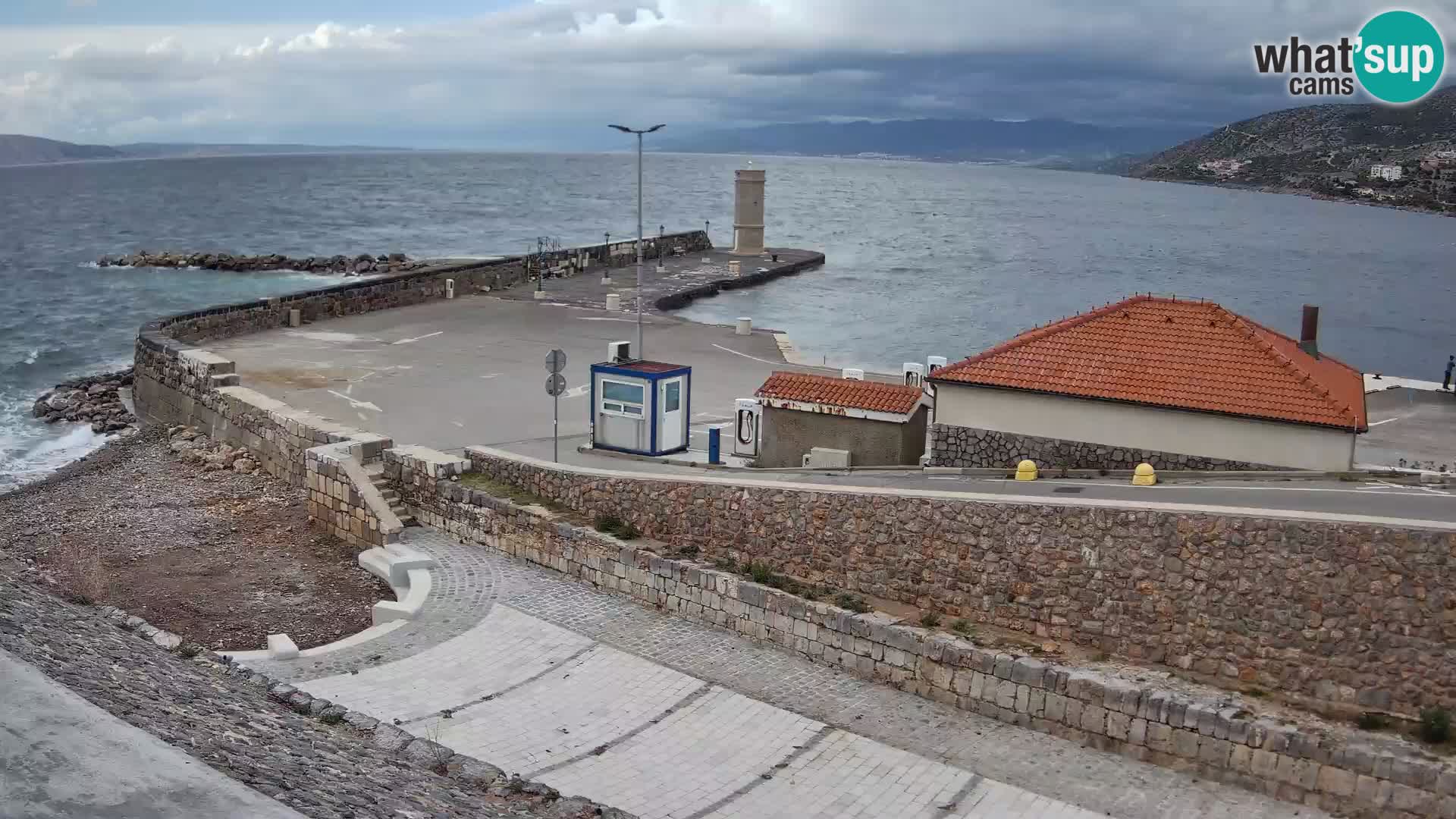 Webcam port de Senj – Vue sur la jetée et le phare