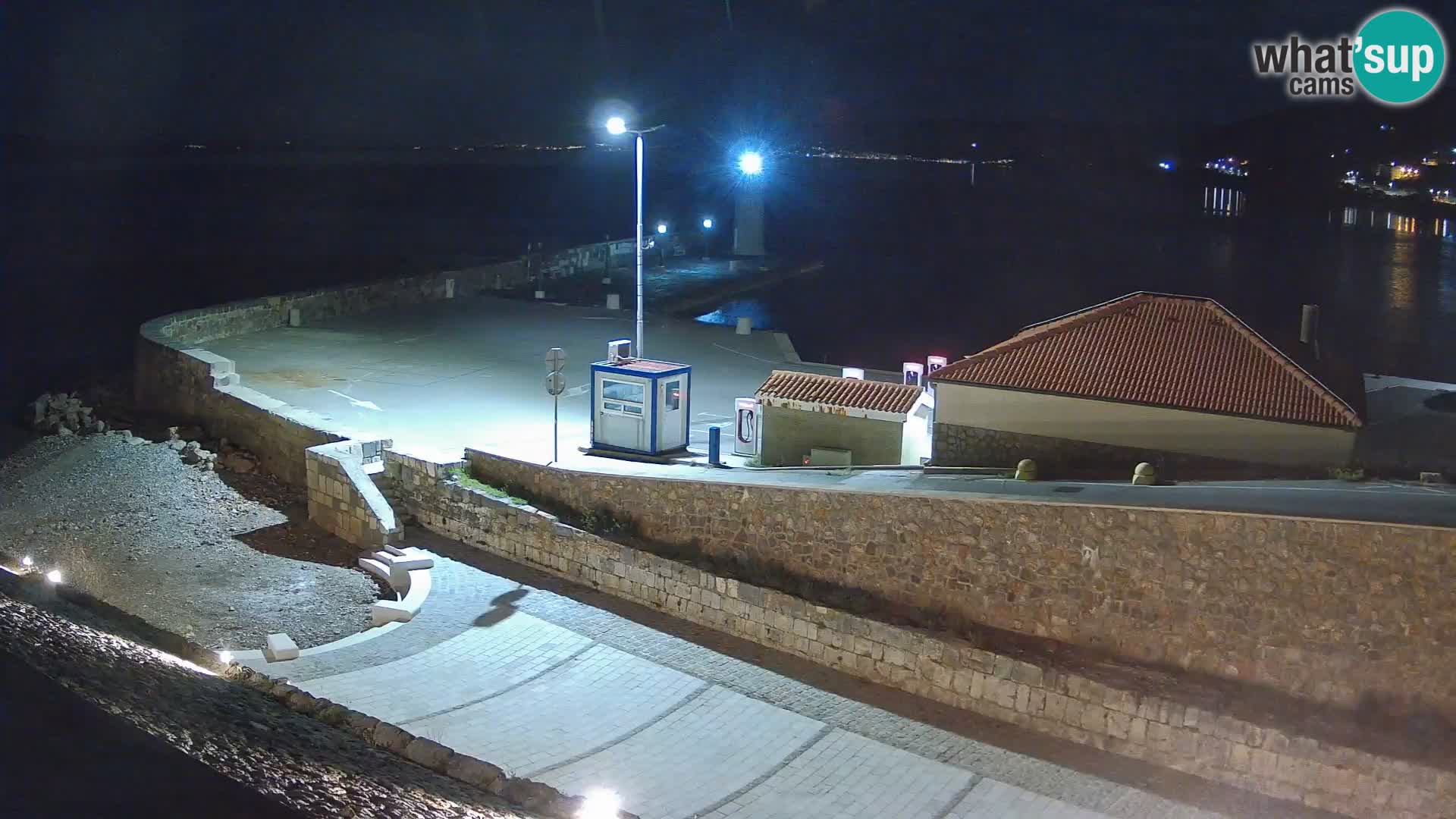 Webcam port de Senj – Vue sur la jetée et le phare