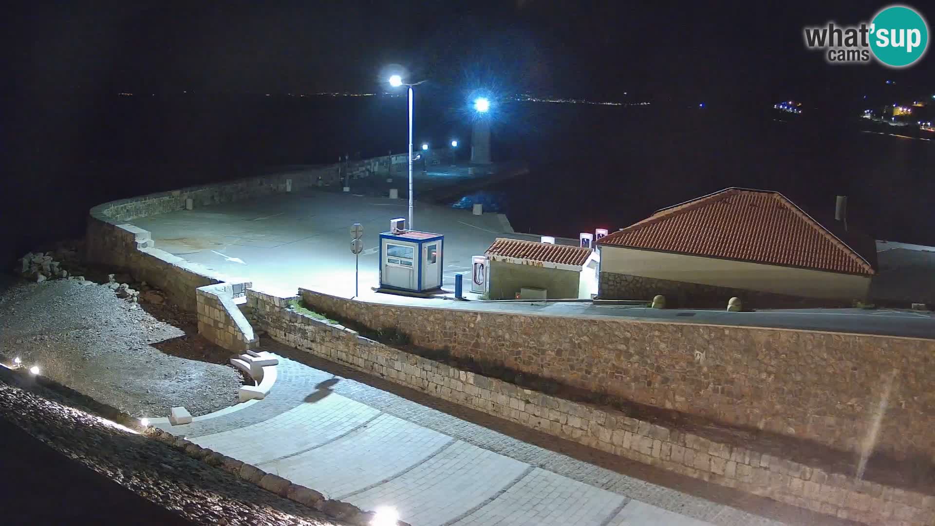 Webcam port de Senj – Vue sur la jetée et le phare