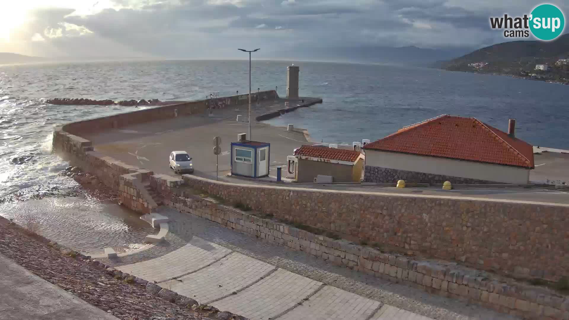 Senj Hafen Webcam – Wellenbrecher & Leuchtturm Liveblick