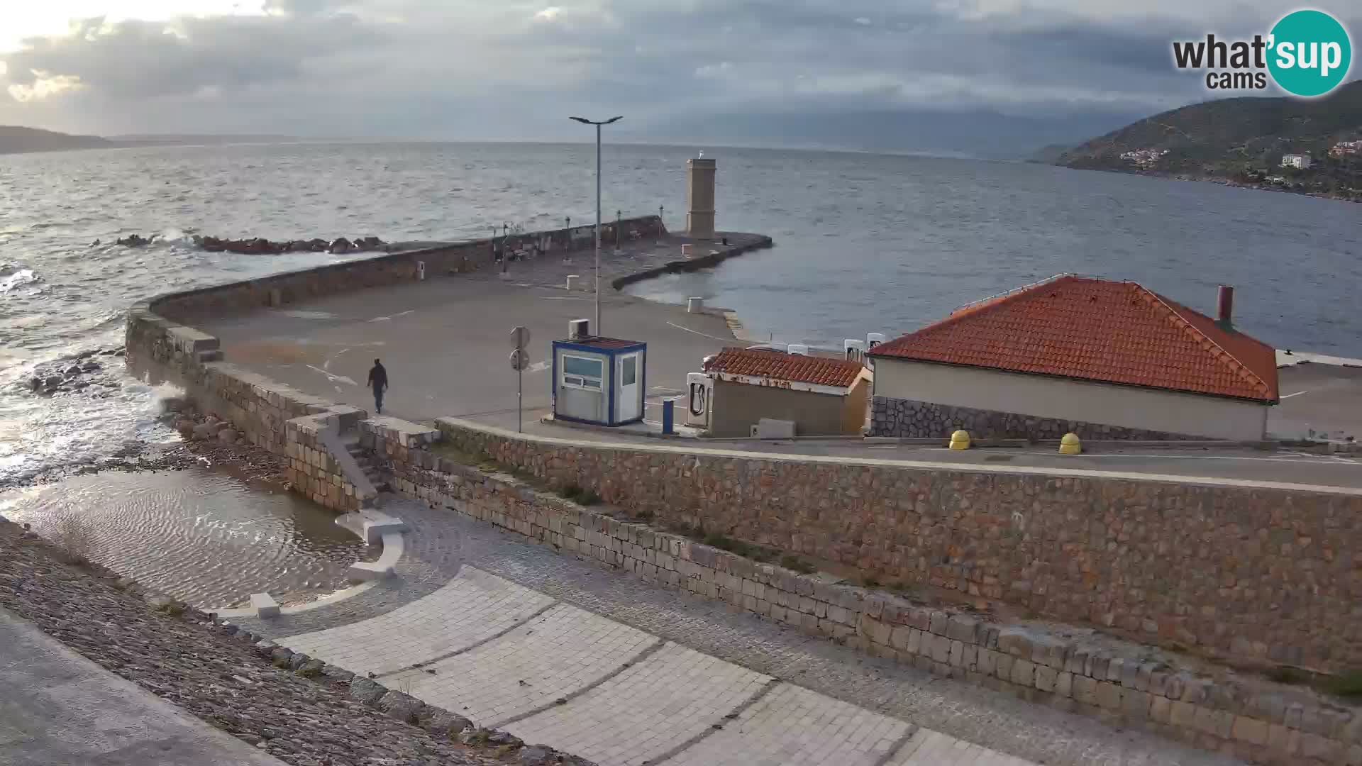 Webcam Porto di Segna – Frangiflutti e Faro in diretta
