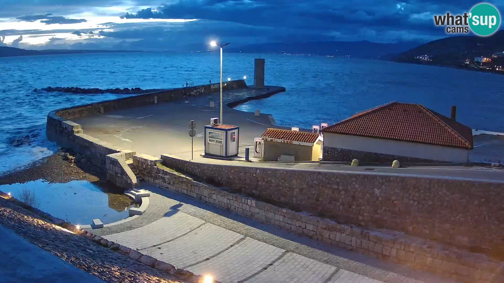 Senj Harbour Webcam – Breakwater & Lighthouse Live View