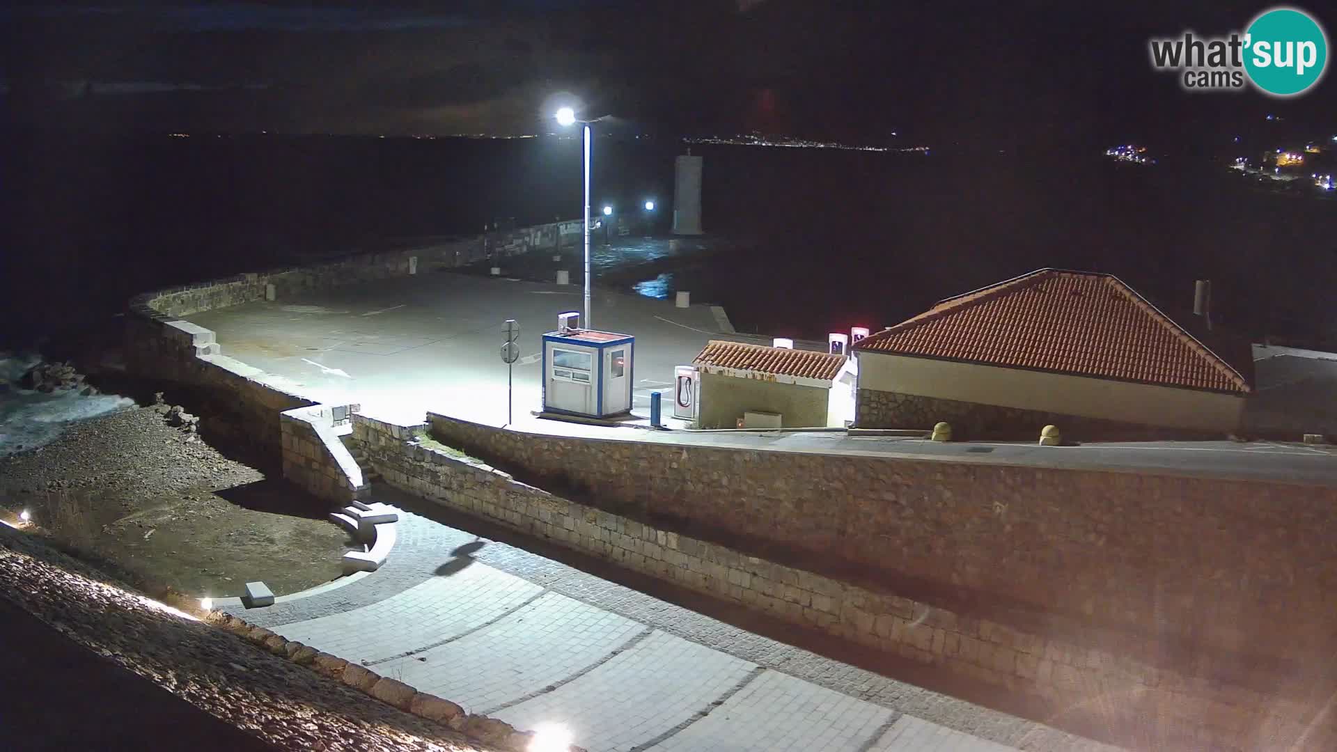 Senj Hafen Webcam – Wellenbrecher & Leuchtturm Liveblick