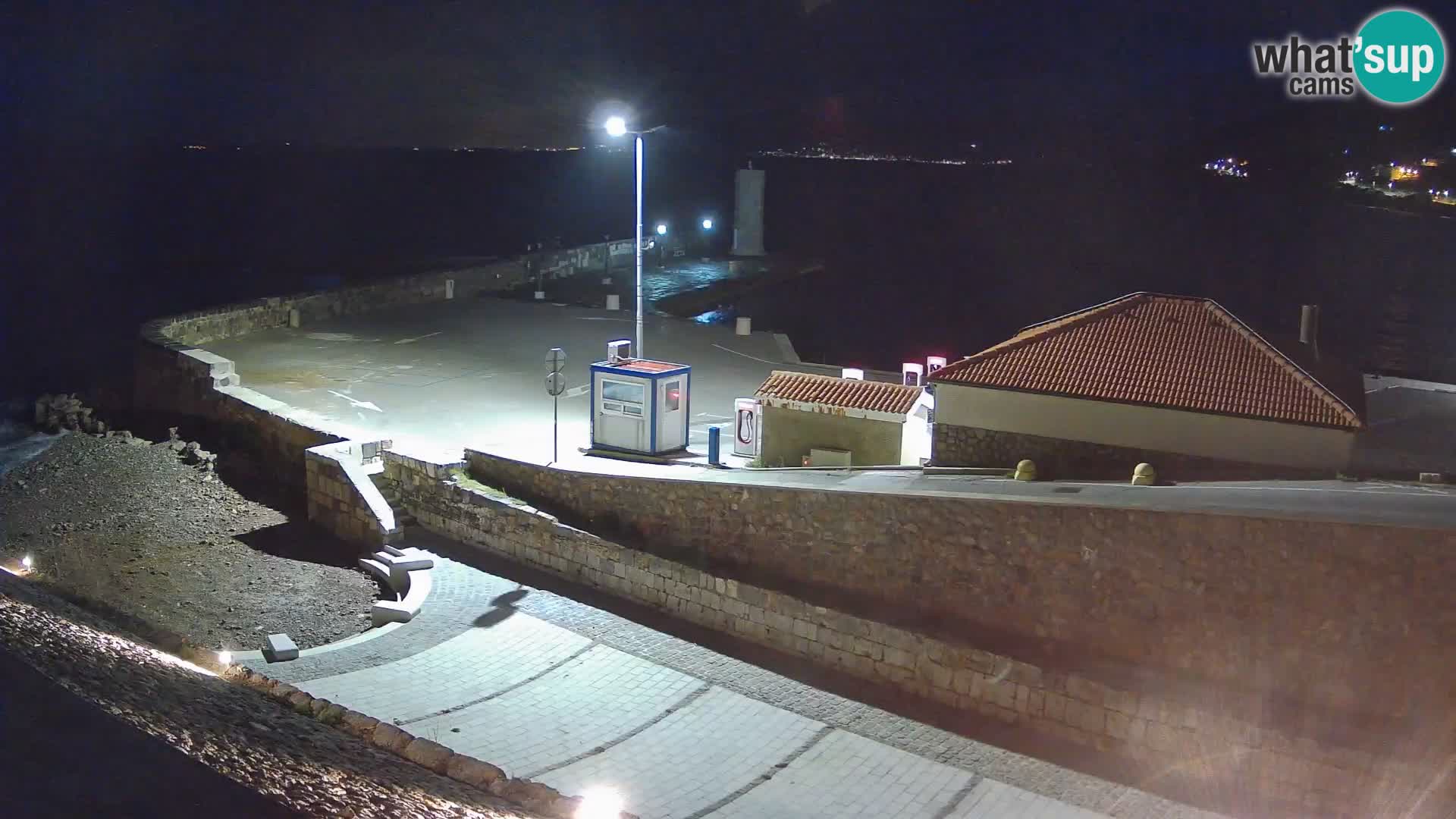 Webcam port de Senj – Vue sur la jetée et le phare
