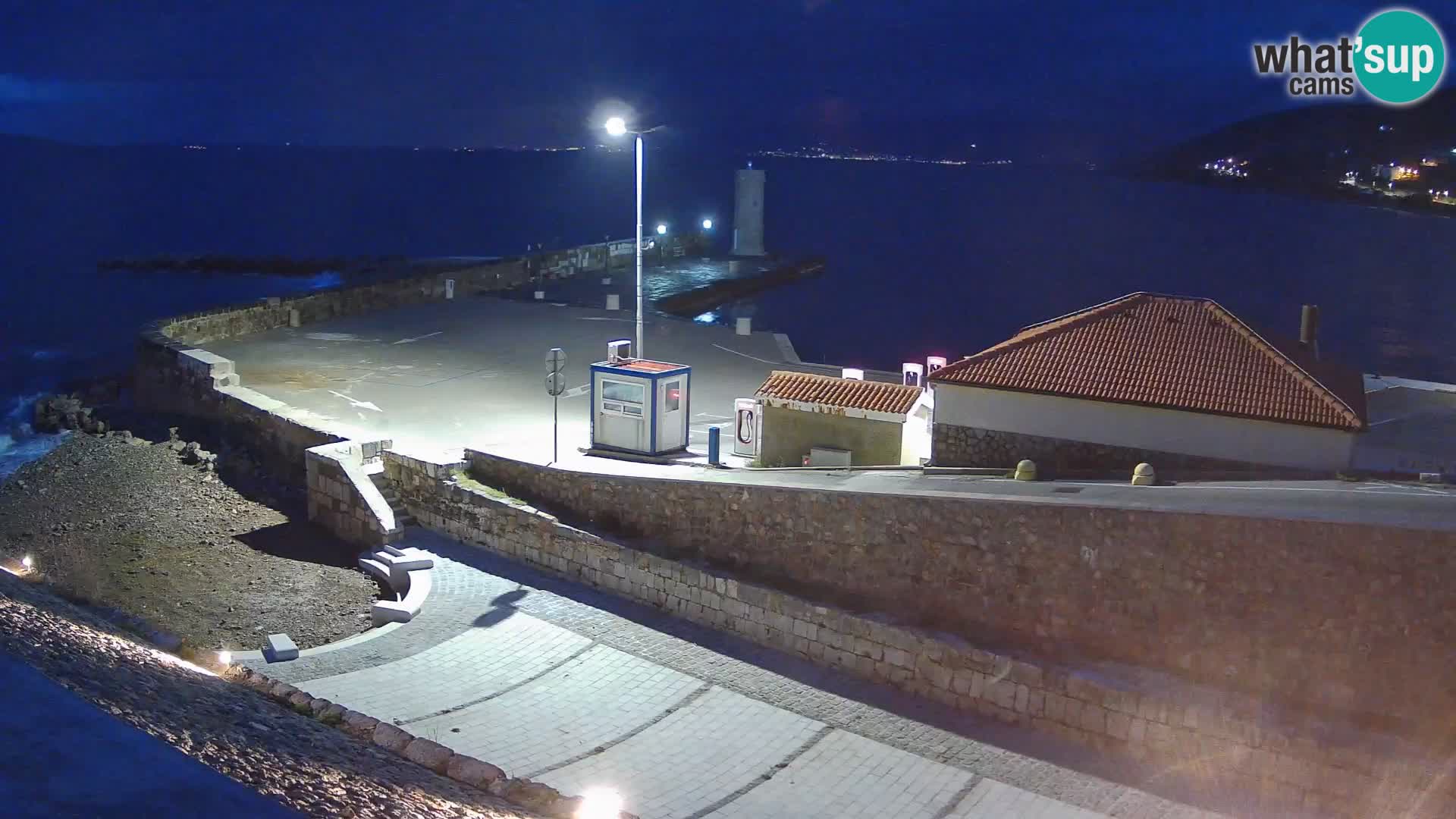 Webcam port de Senj – Vue sur la jetée et le phare