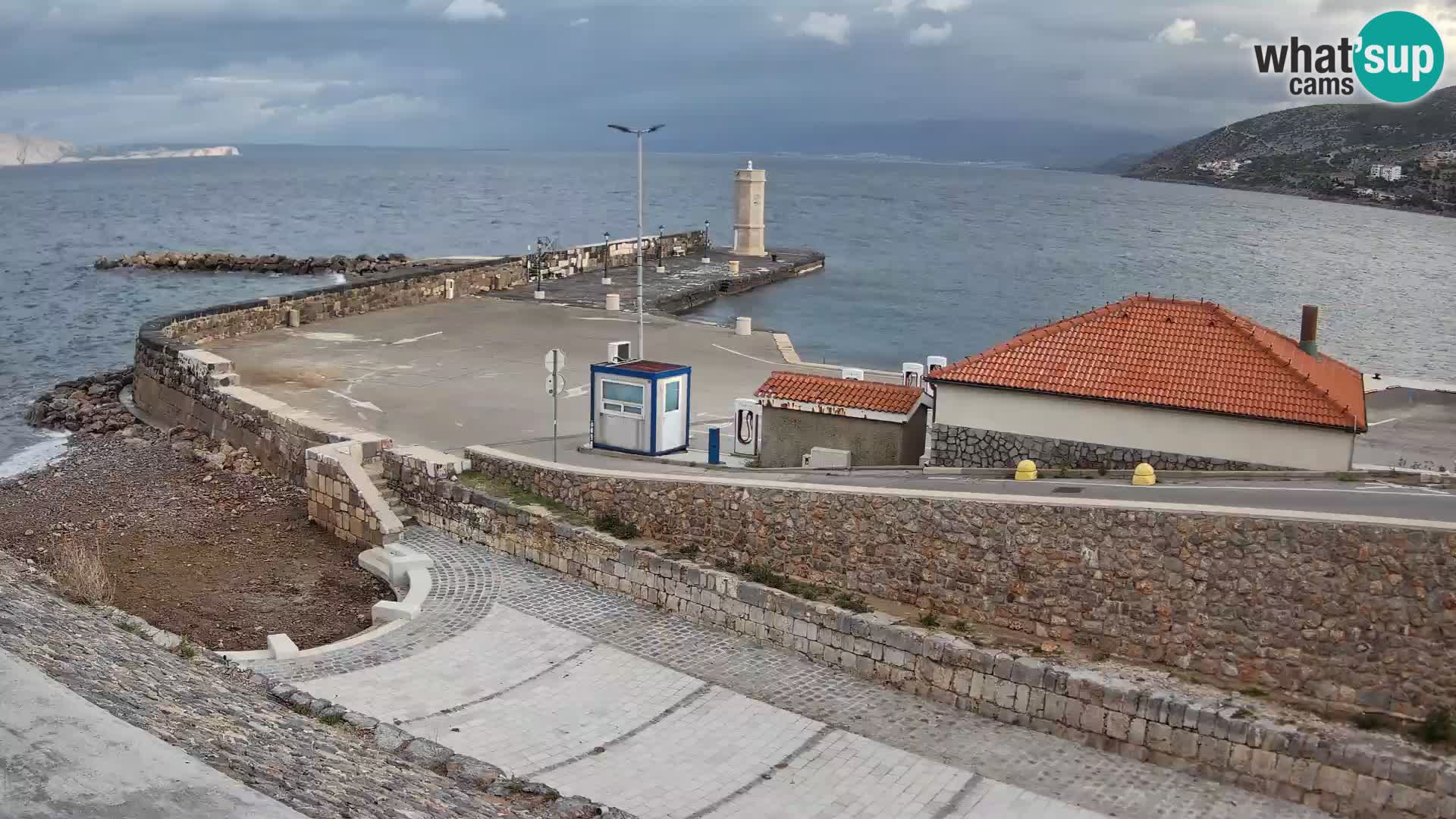 Senj Hafen Webcam – Wellenbrecher & Leuchtturm Liveblick