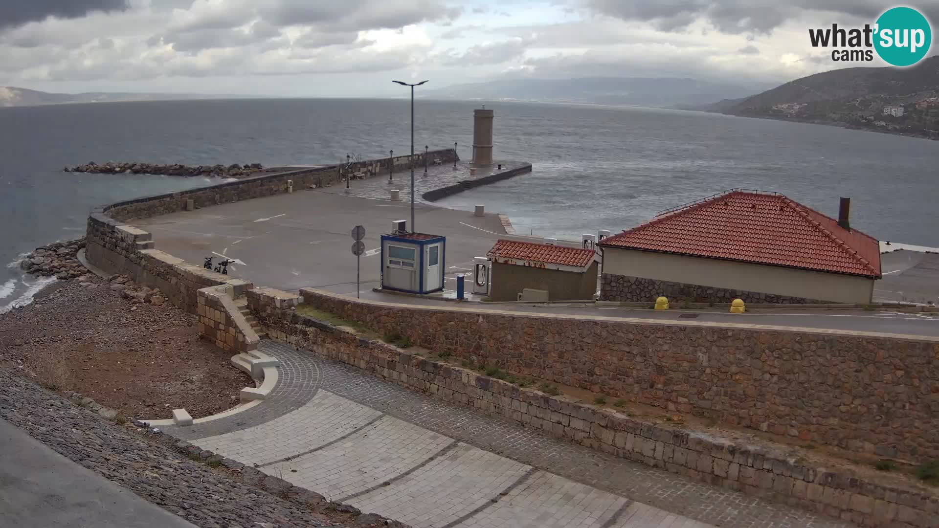 Webcam Porto di Segna – Frangiflutti e Faro in diretta