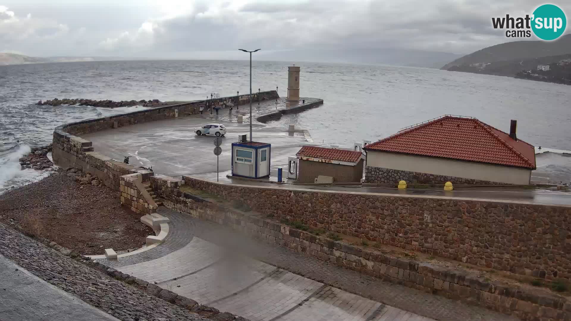 Senj Hafen Webcam – Wellenbrecher & Leuchtturm Liveblick