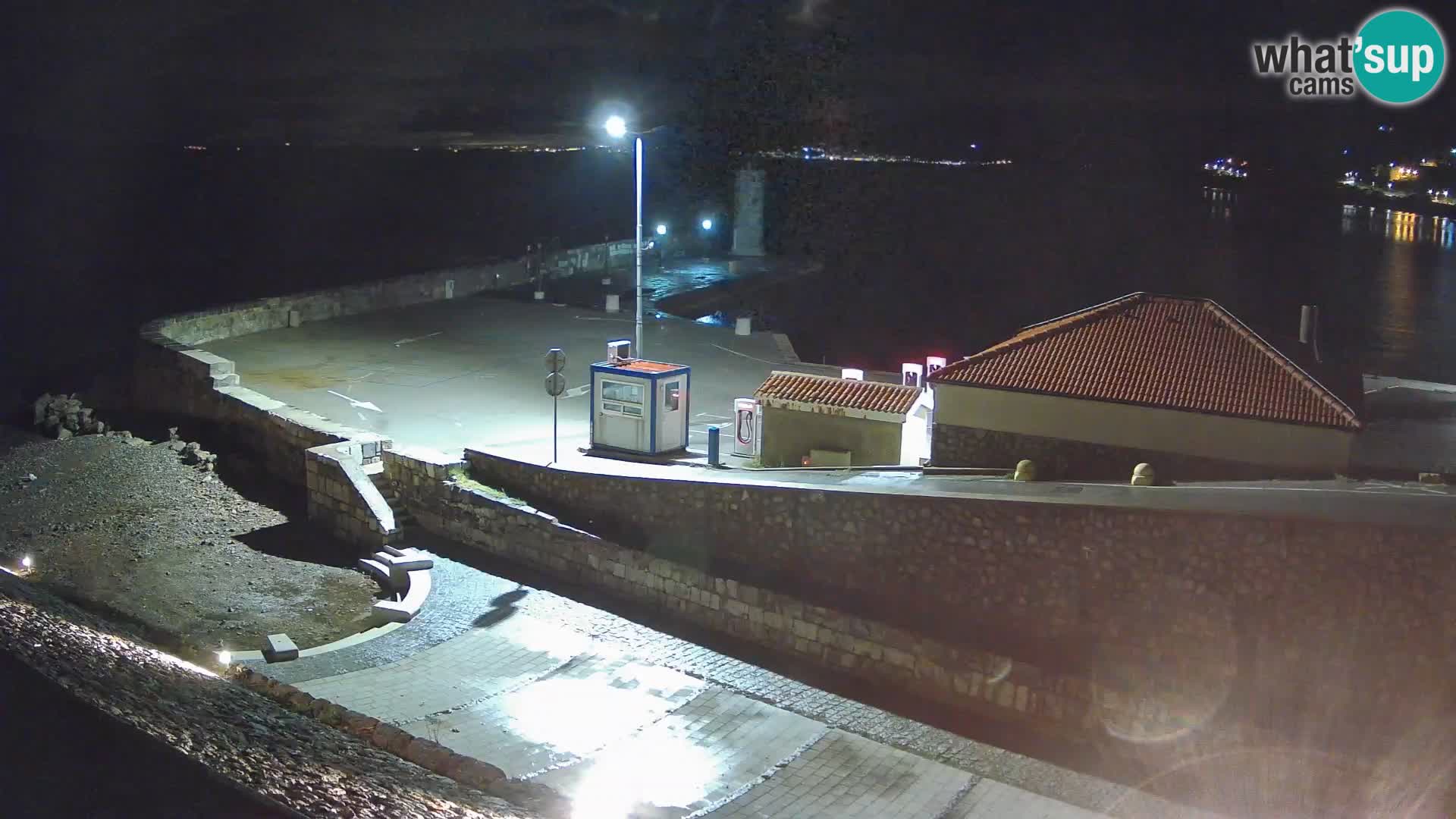 Webcam port de Senj – Vue sur la jetée et le phare