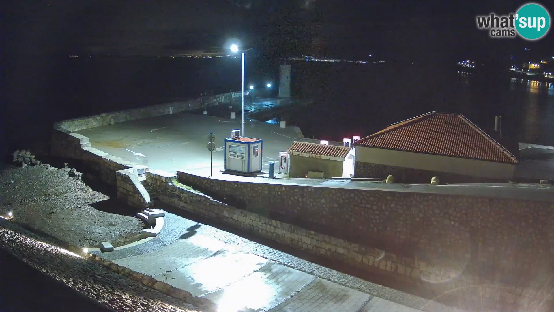 Senj Hafen Webcam – Wellenbrecher & Leuchtturm Liveblick