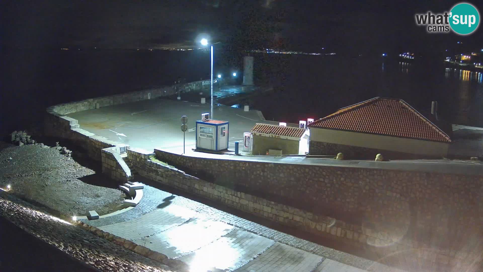 Webcam port de Senj – Vue sur la jetée et le phare