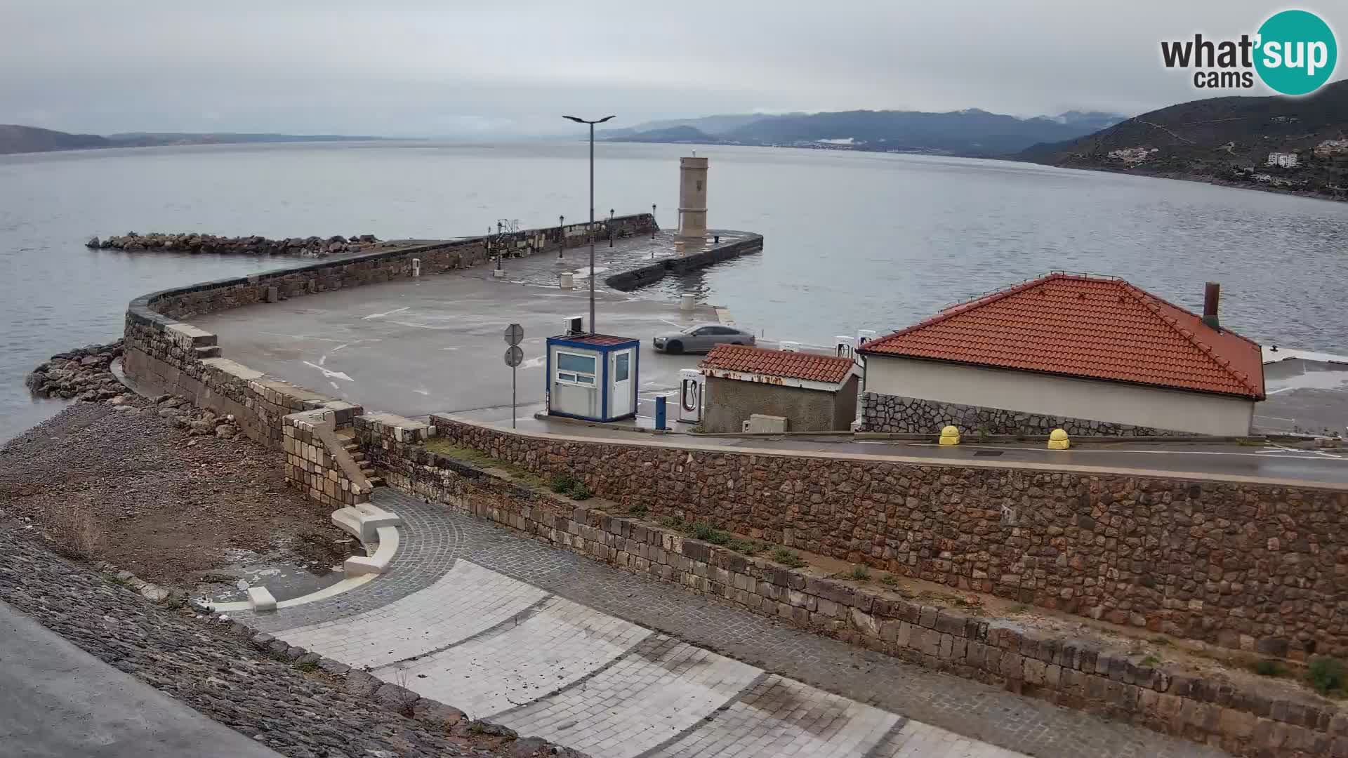 Webcam port de Senj – Vue sur la jetée et le phare