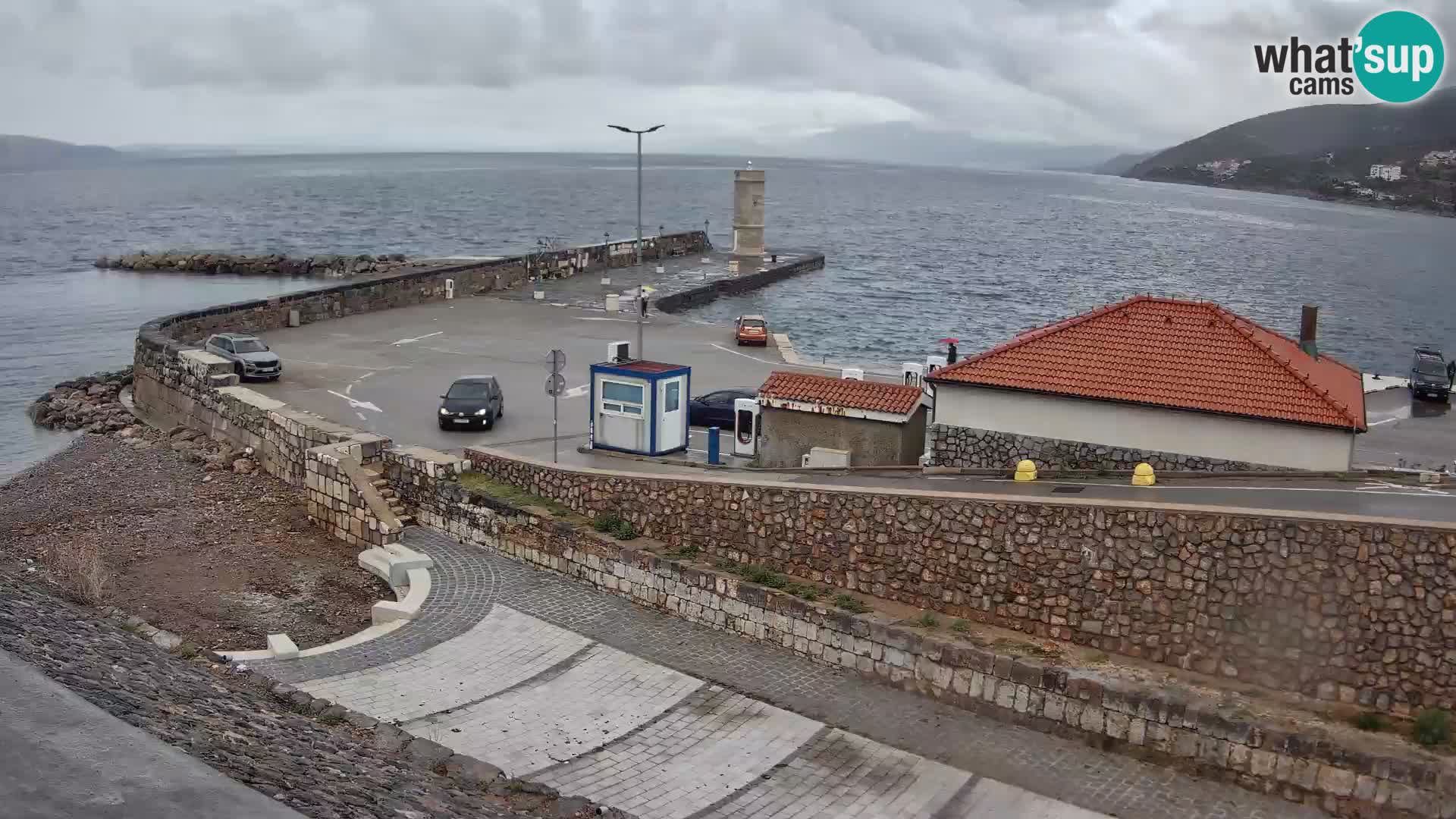 Webcam port de Senj – Vue sur la jetée et le phare