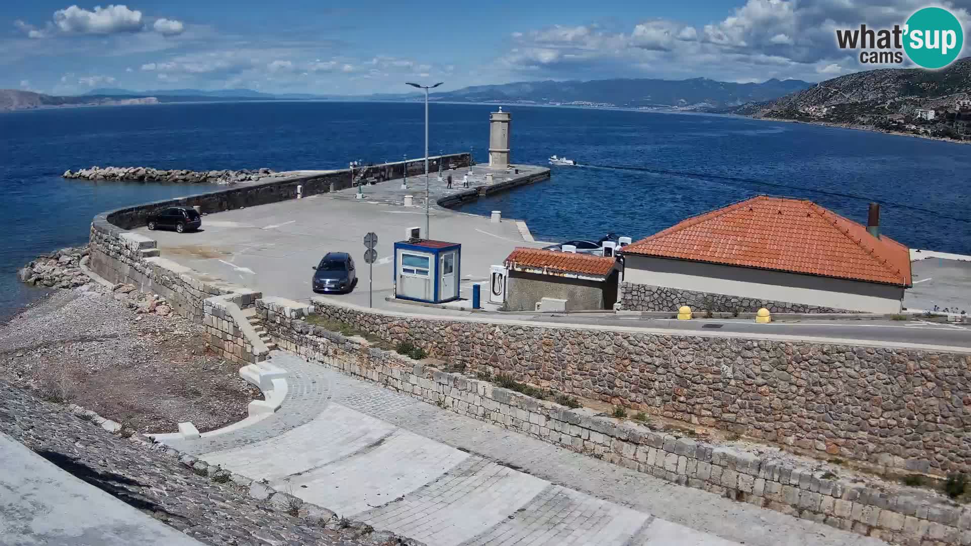 Webcam port de Senj – Vue sur la jetée et le phare