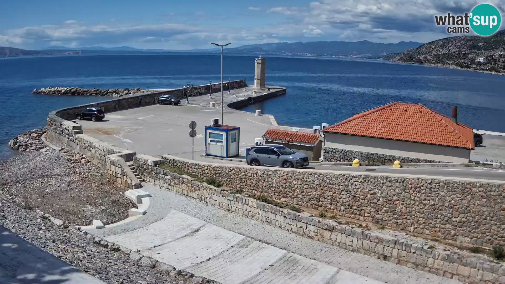 Webcam port de Senj – Vue sur la jetée et le phare