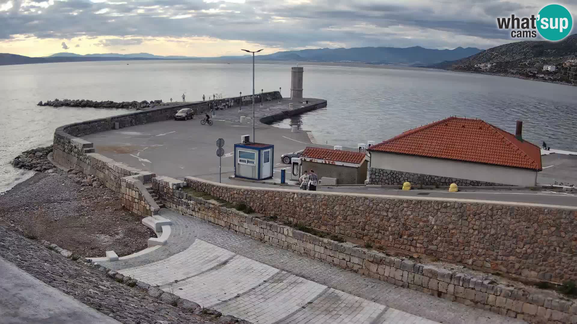 Senj Hafen Webcam – Wellenbrecher & Leuchtturm Liveblick
