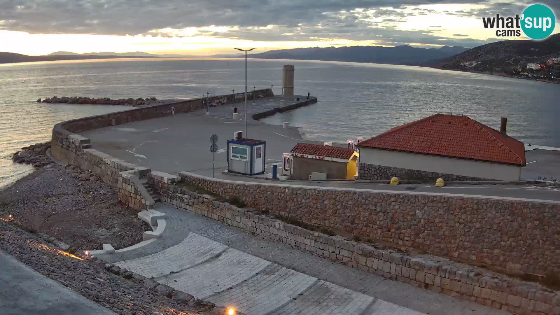 Senj Harbour Webcam – Breakwater & Lighthouse Live View